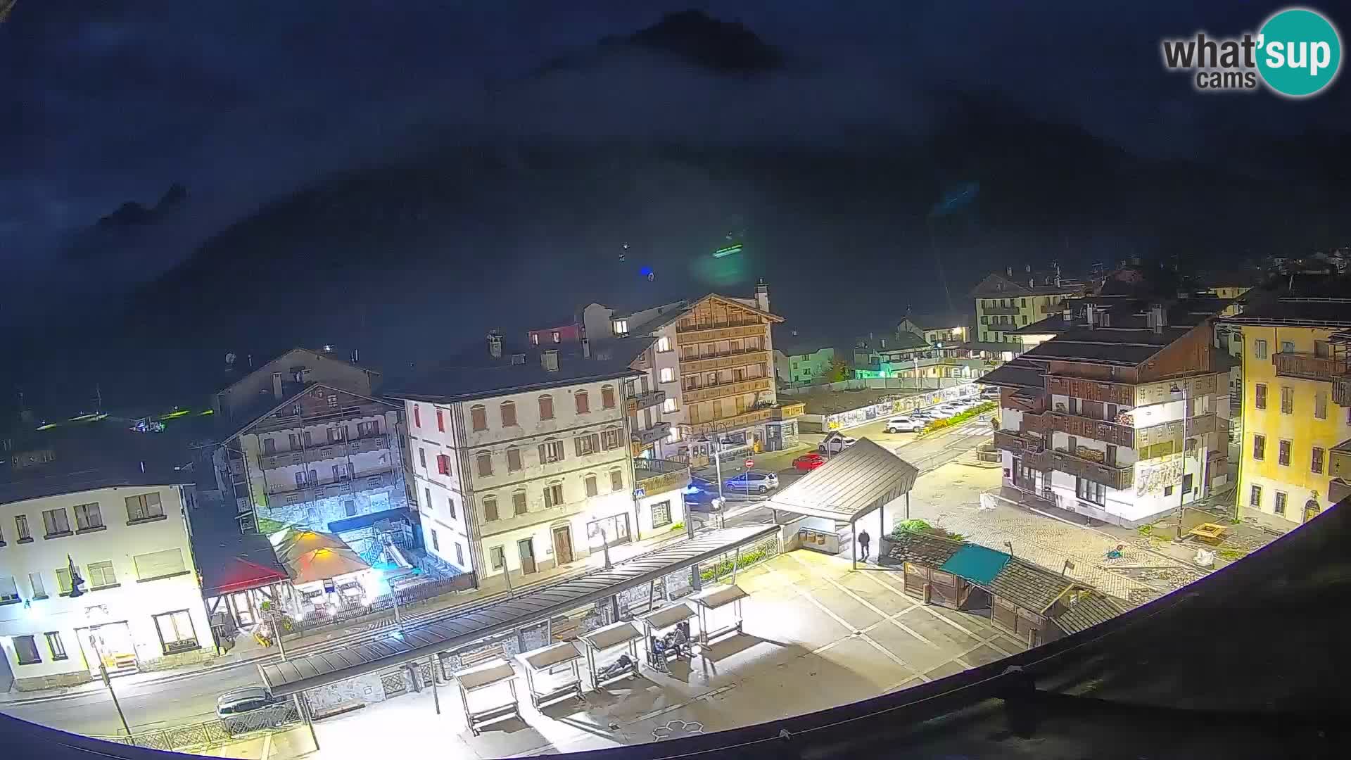 Plaza principal de Forni di Sopra