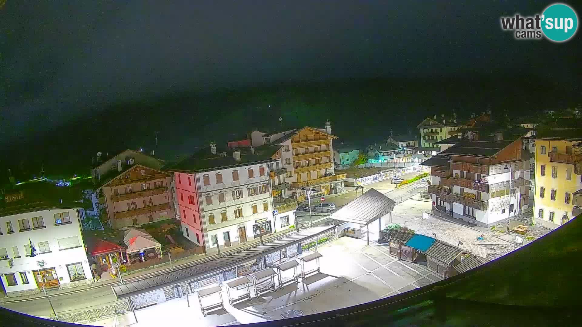 Piazza centrale di Forni di Sopra