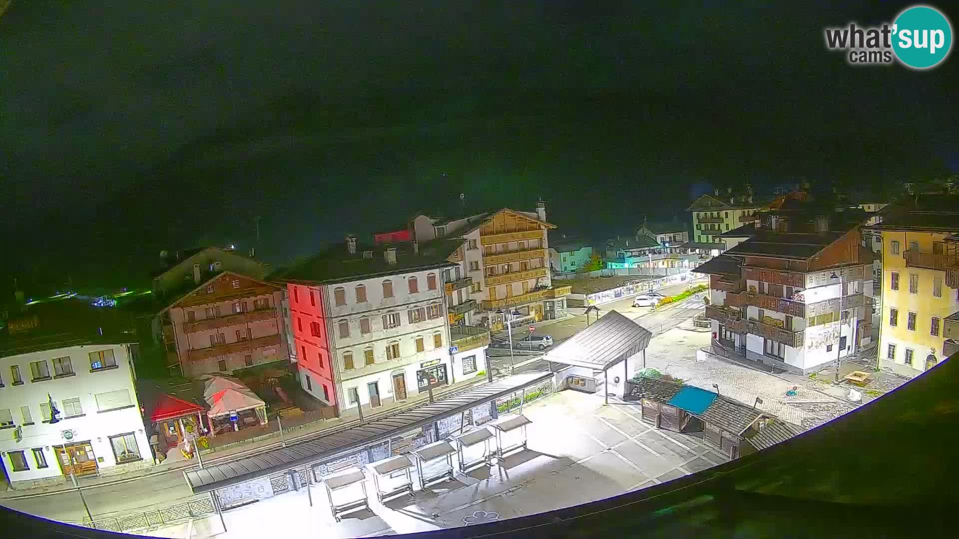 Piazza centrale di Forni di Sopra