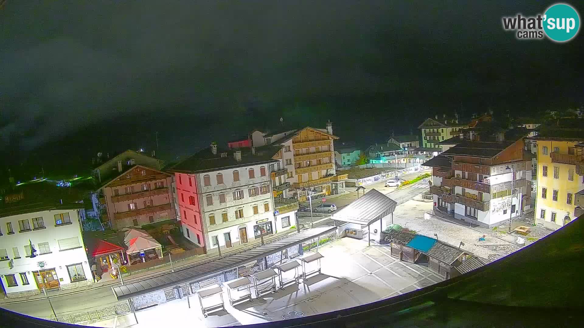 Piazza centrale di Forni di Sopra