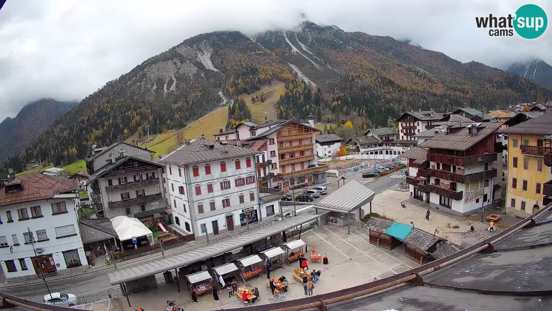 Hauptplatz von Forni di Sopra