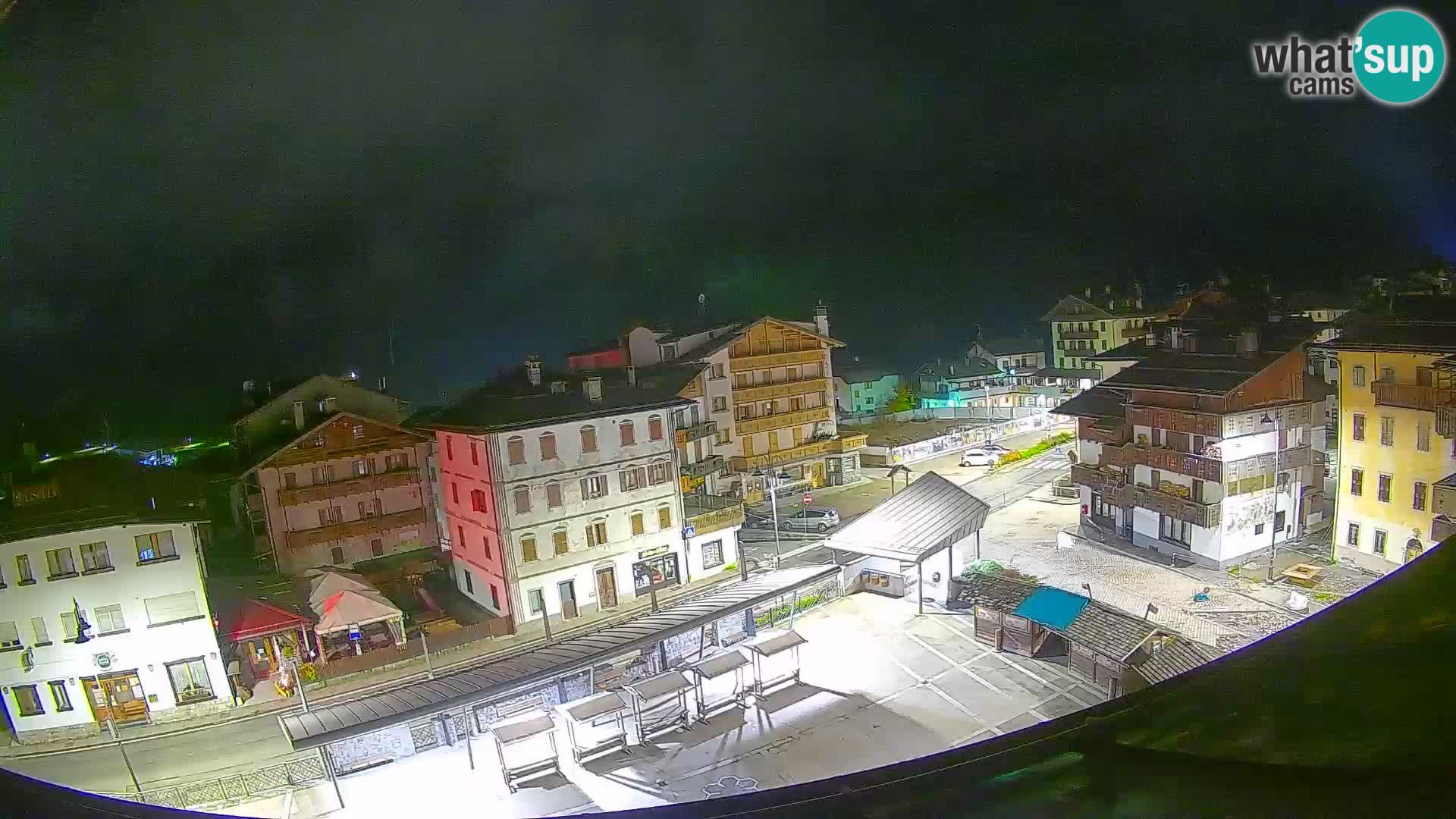 Plaza principal de Forni di Sopra