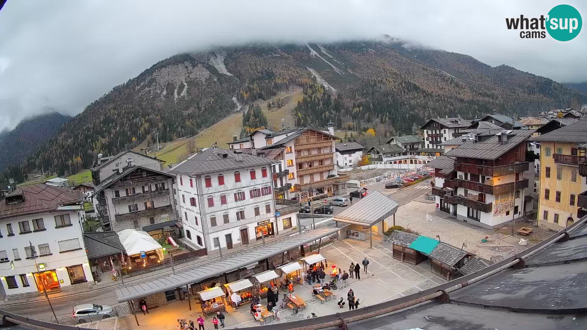 Hauptplatz von Forni di Sopra