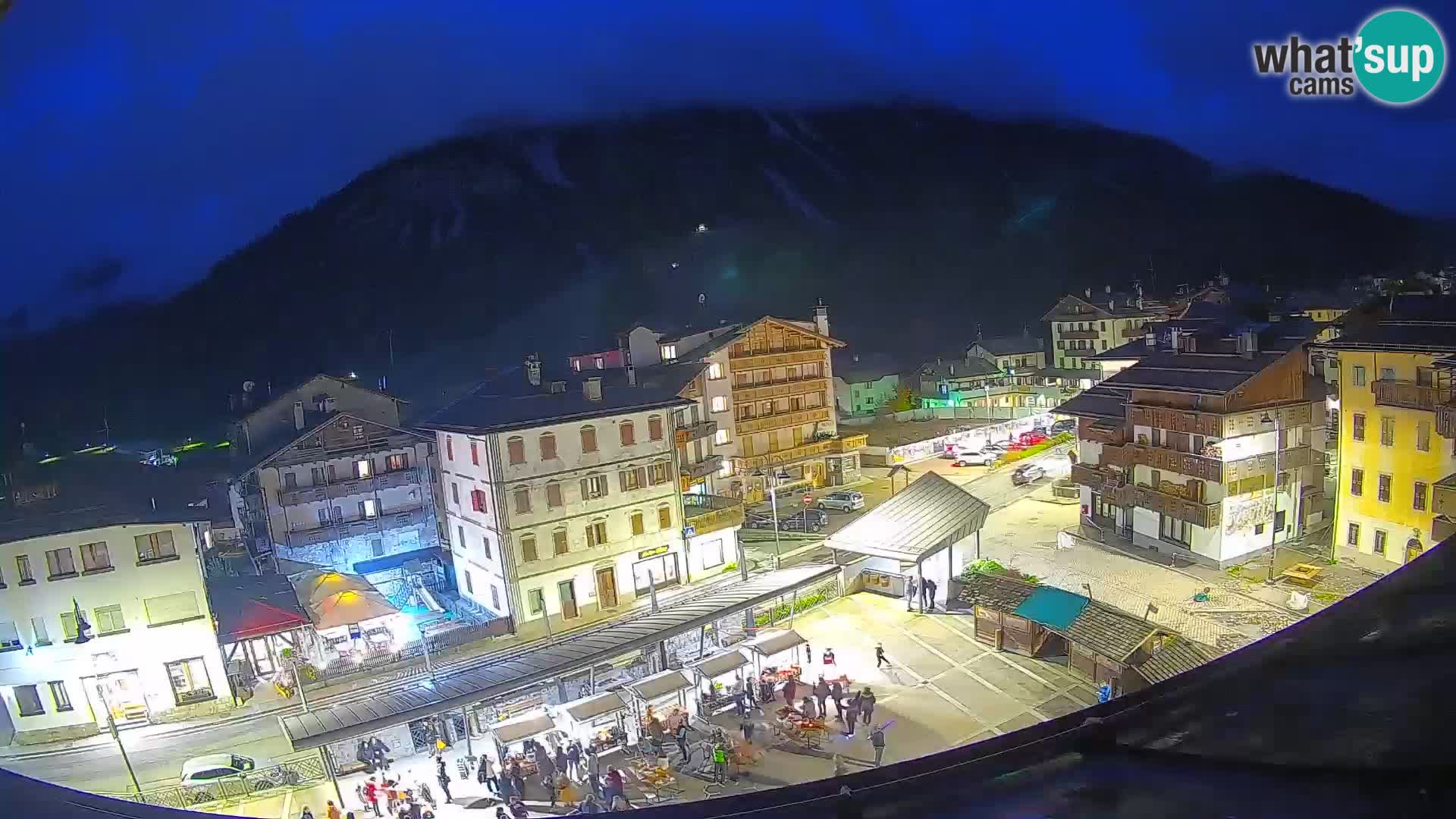 Piazza centrale di Forni di Sopra