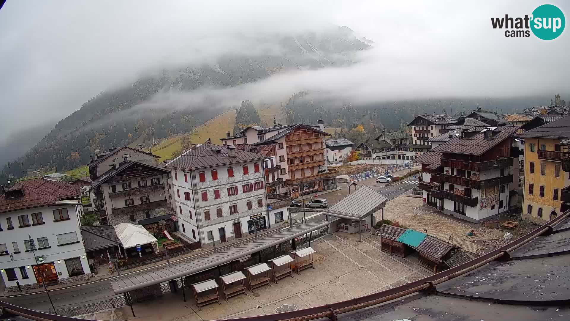 Piazza centrale di Forni di Sopra