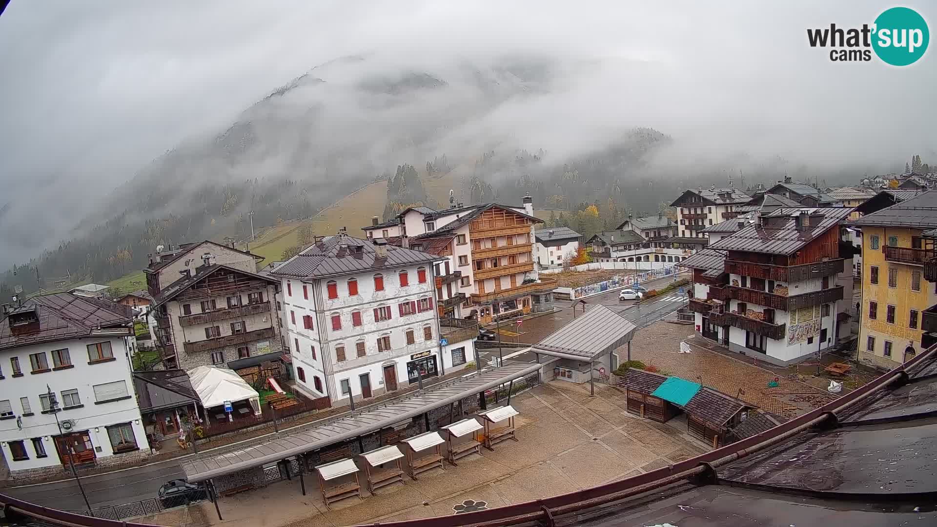 Piazza centrale di Forni di Sopra