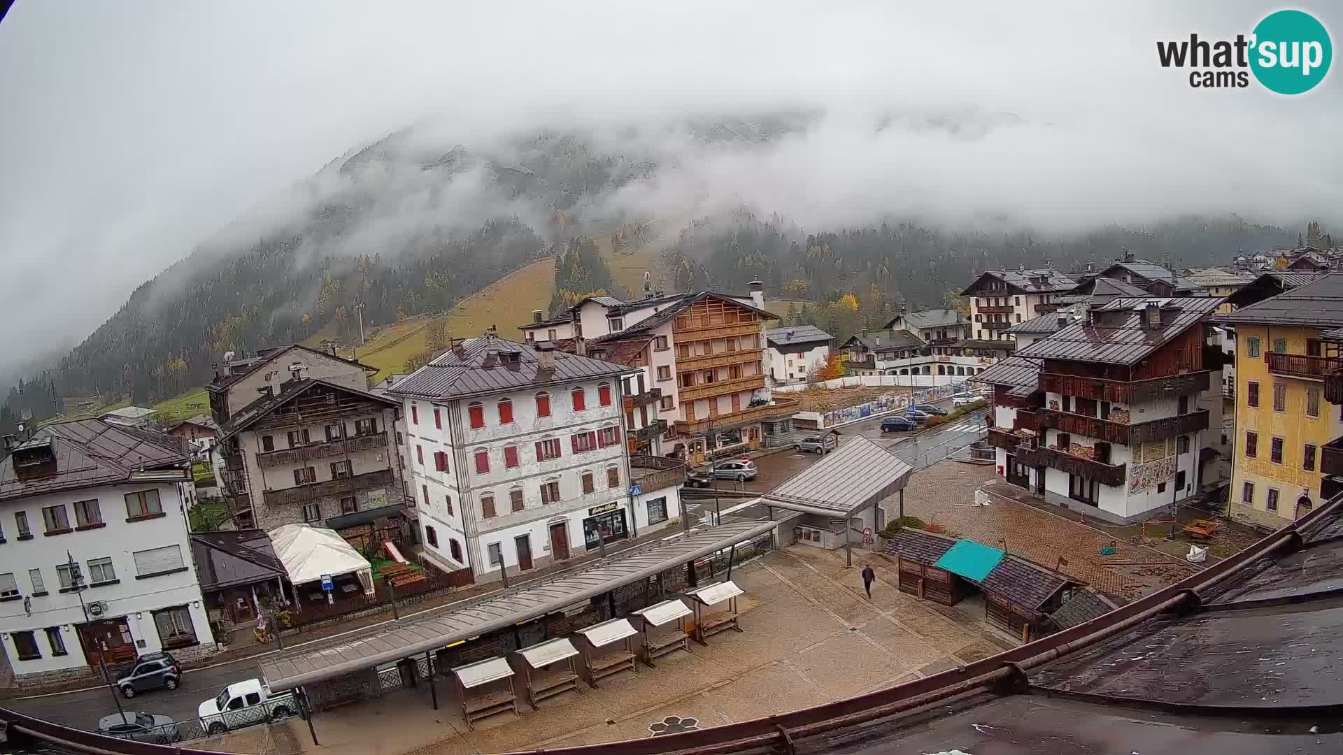 Piazza centrale di Forni di Sopra