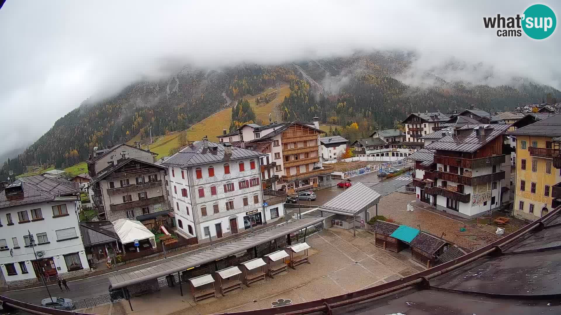 Piazza centrale di Forni di Sopra