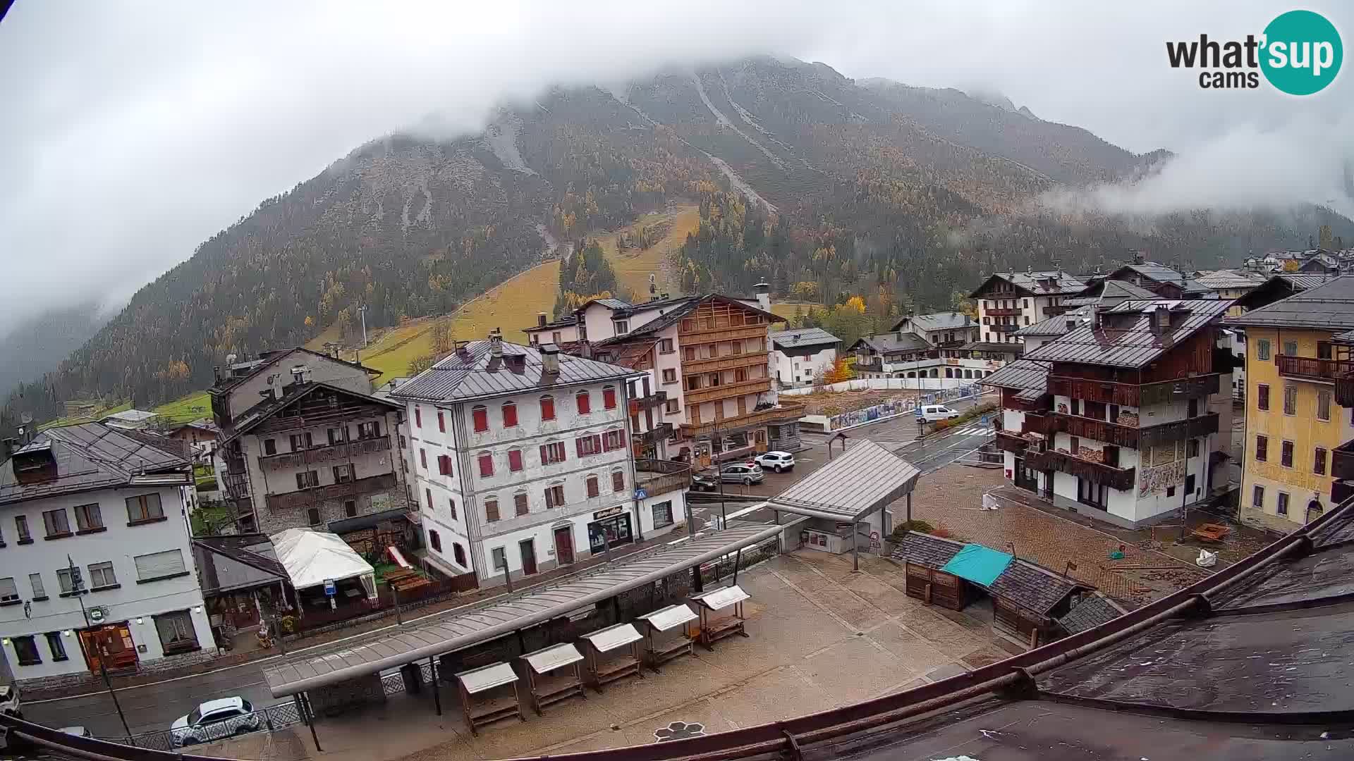 Piazza centrale di Forni di Sopra