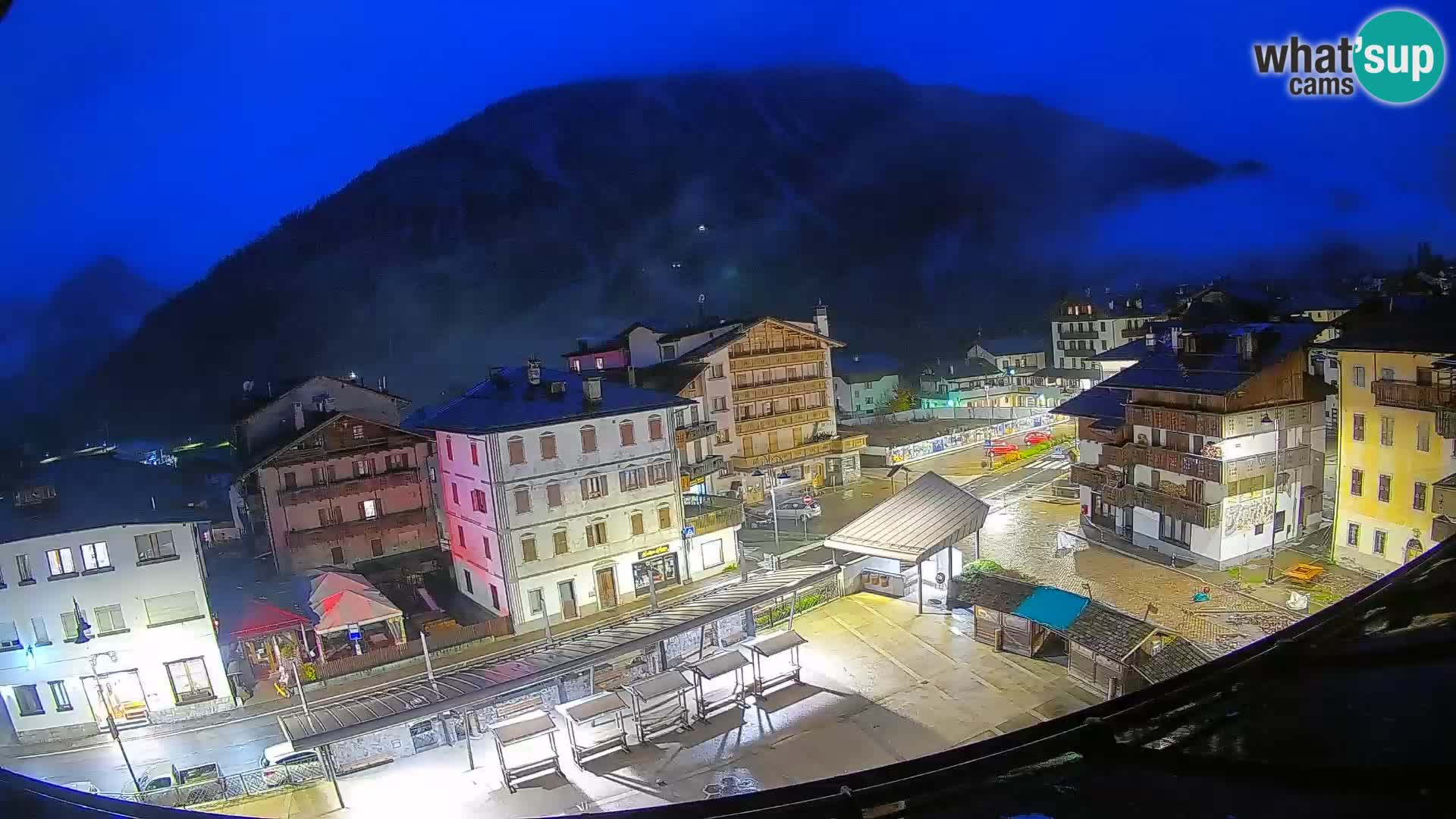 Piazza centrale di Forni di Sopra