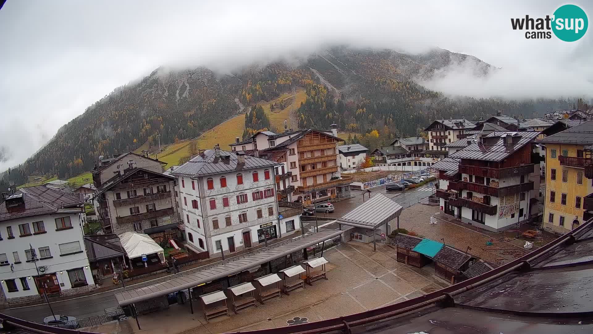 Plaza principal de Forni di Sopra