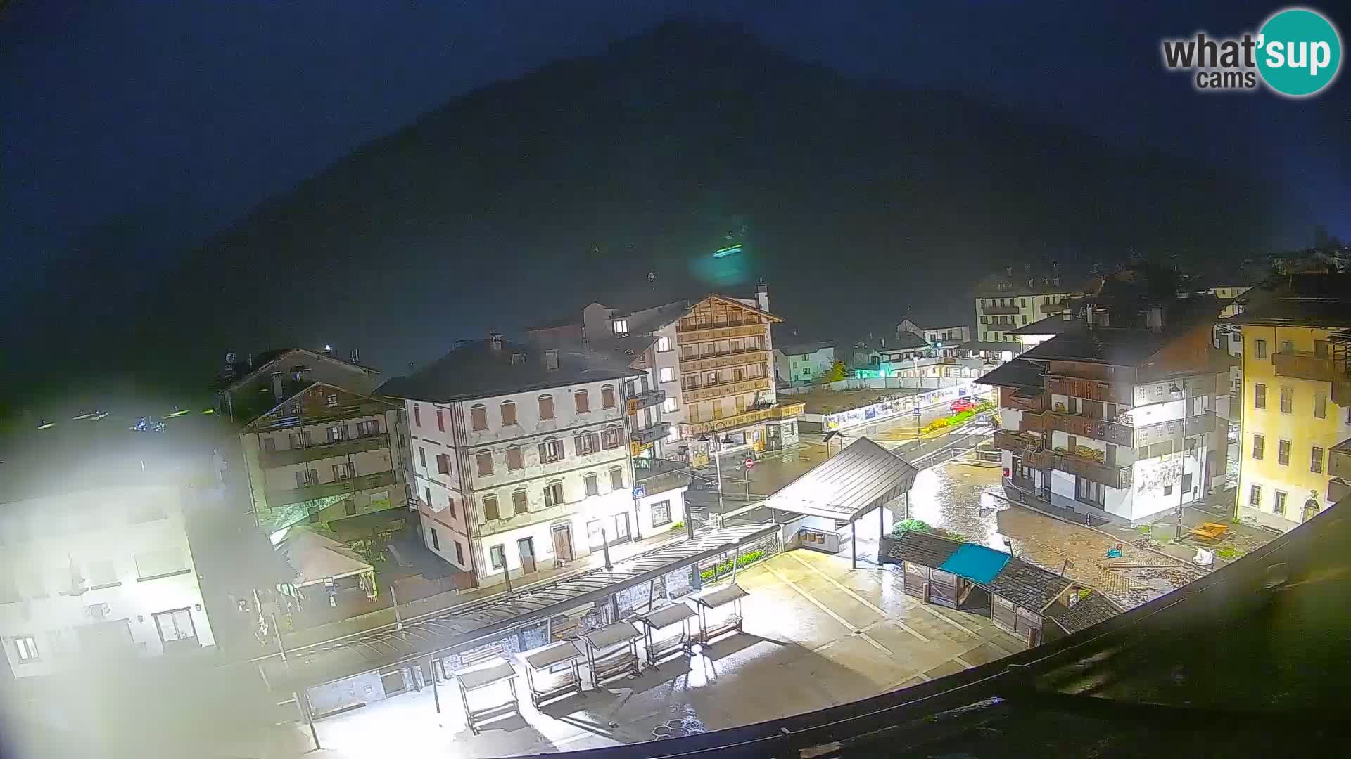 Plaza principal de Forni di Sopra