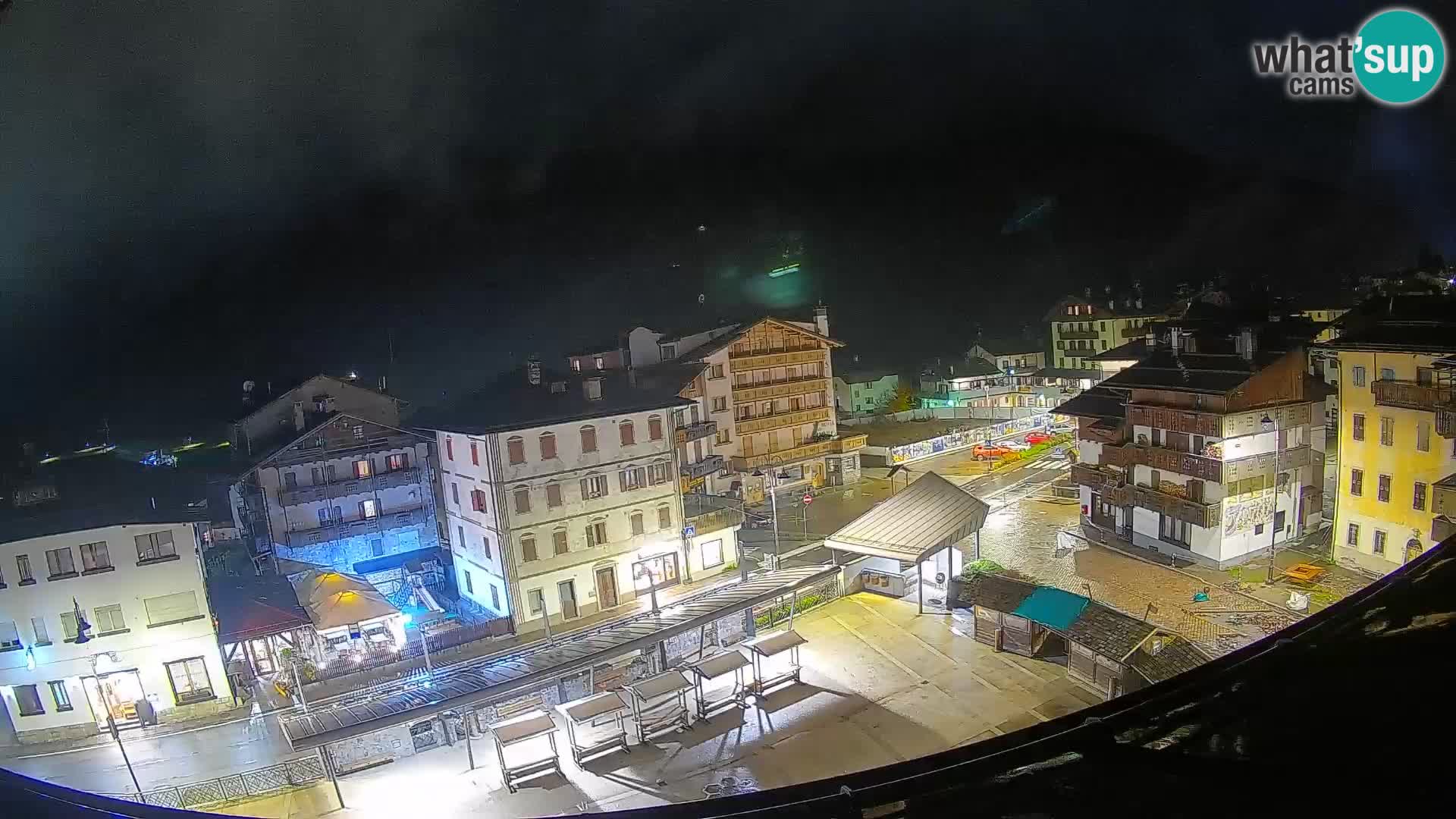 Plaza principal de Forni di Sopra