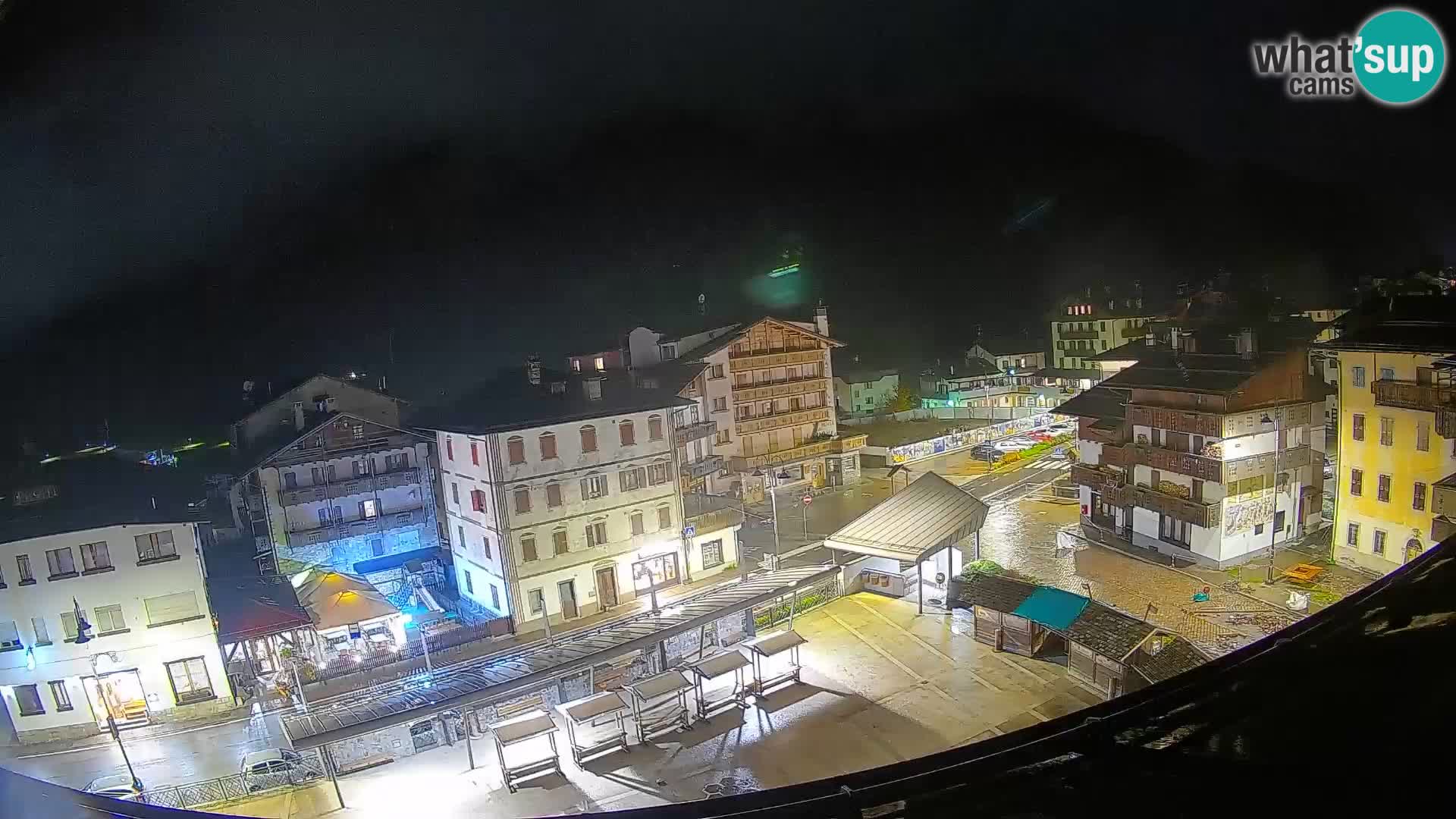 Piazza centrale di Forni di Sopra