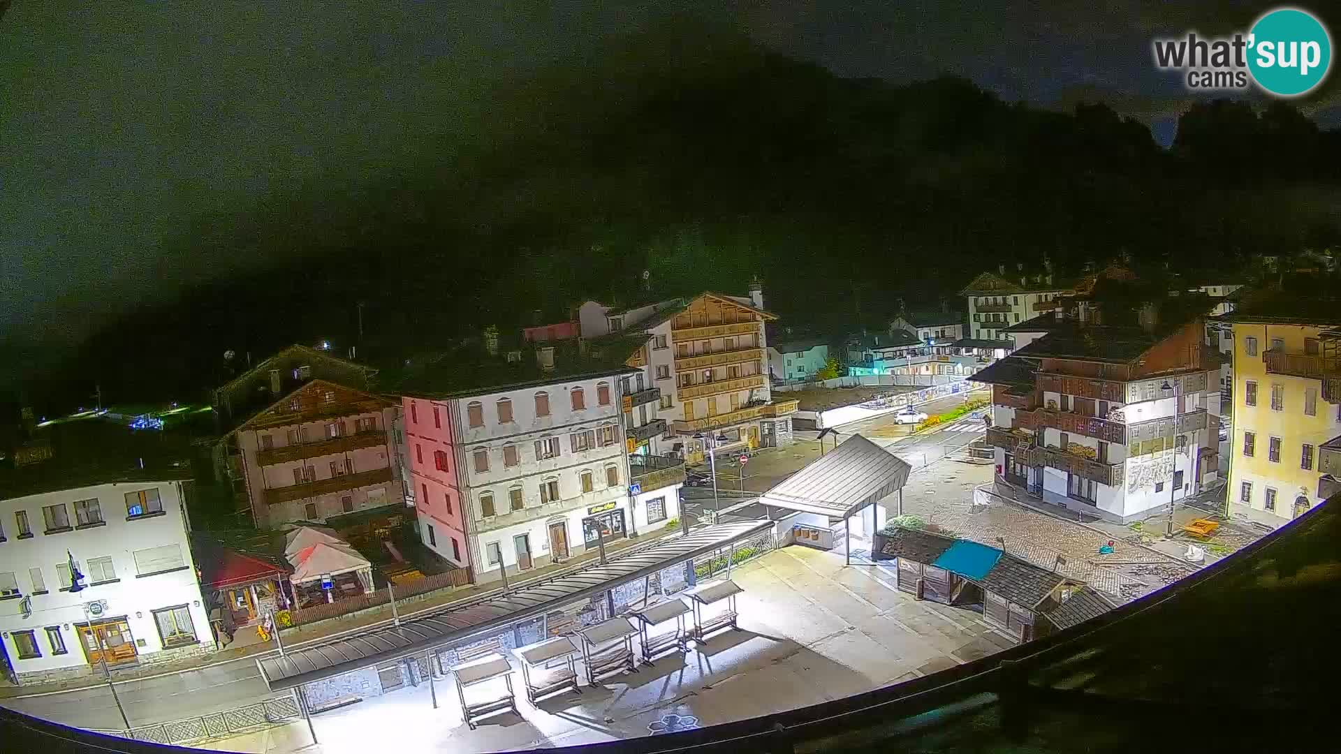 Plaza principal de Forni di Sopra