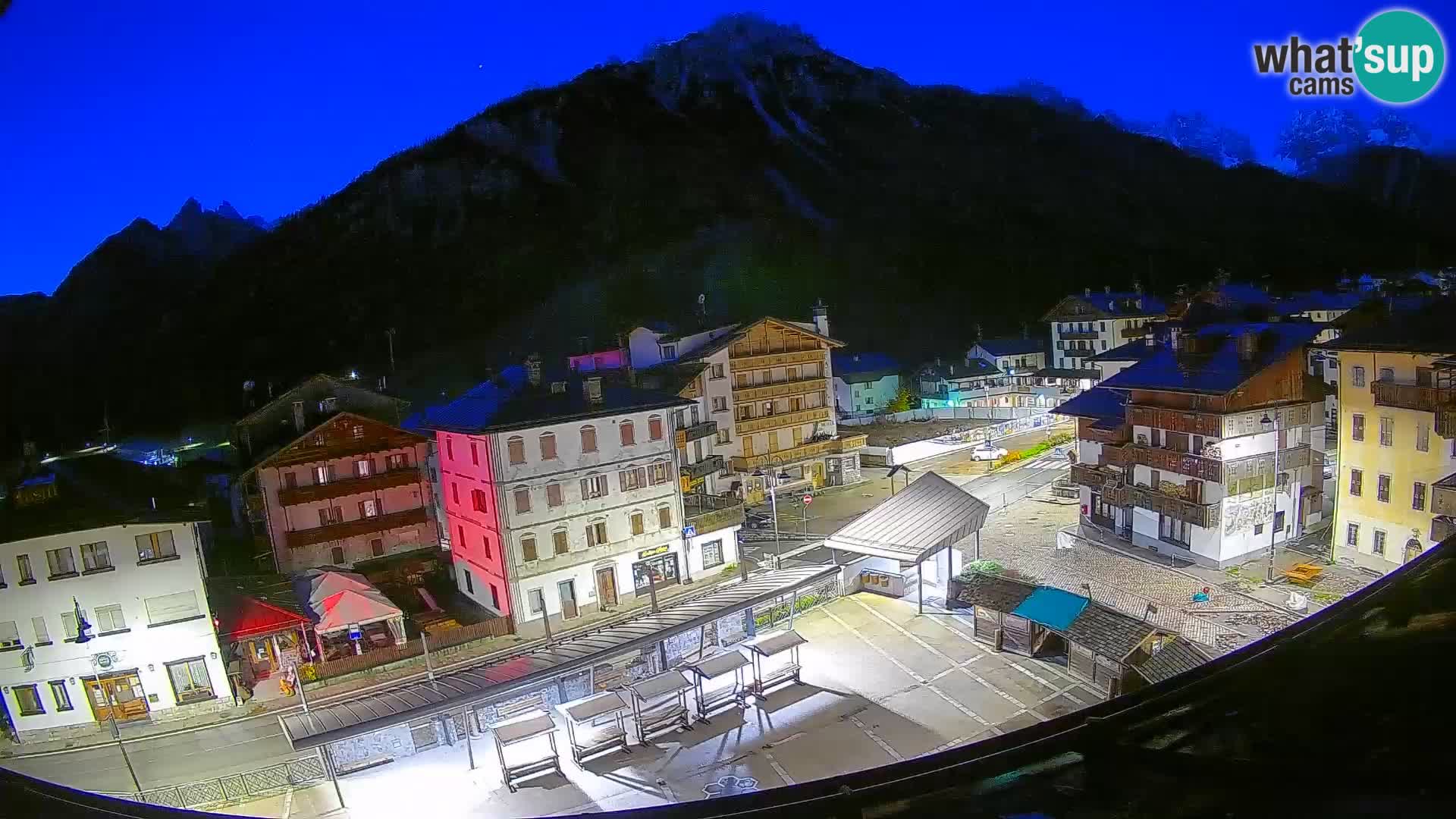 Plaza principal de Forni di Sopra