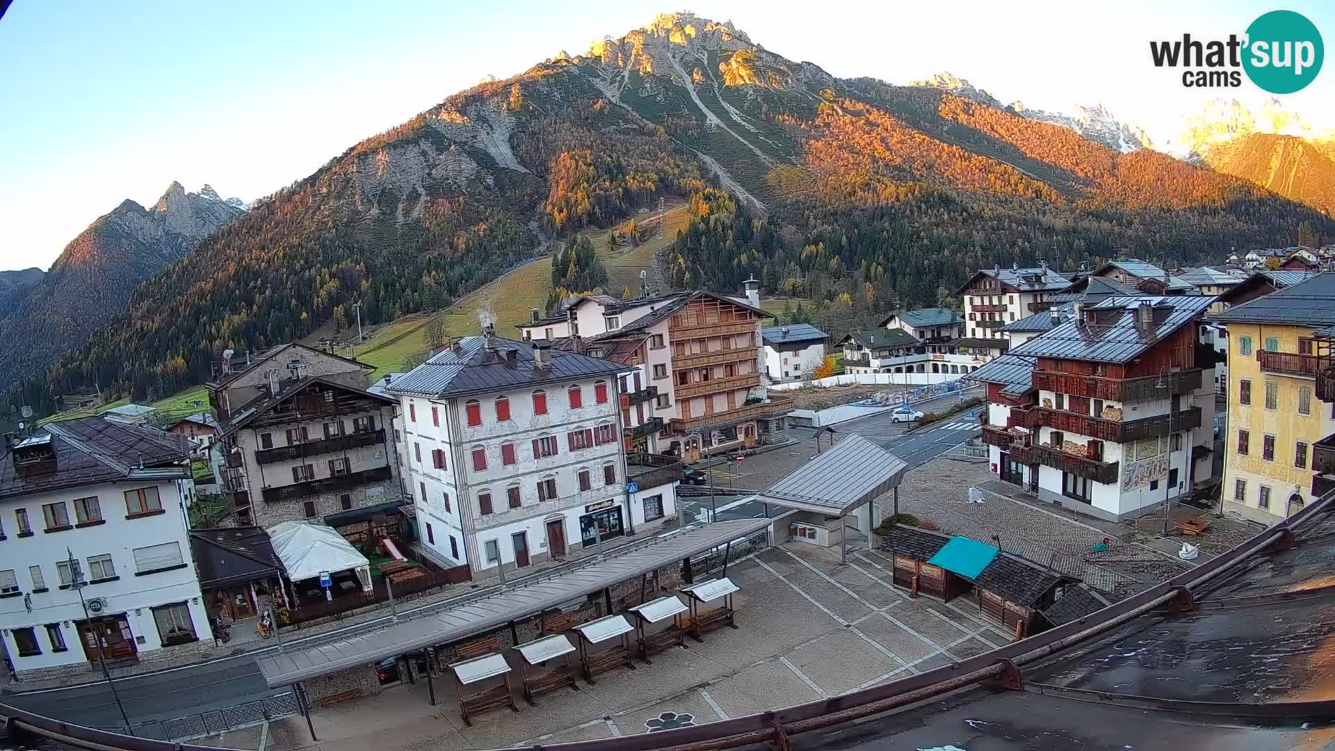 Hauptplatz von Forni di Sopra