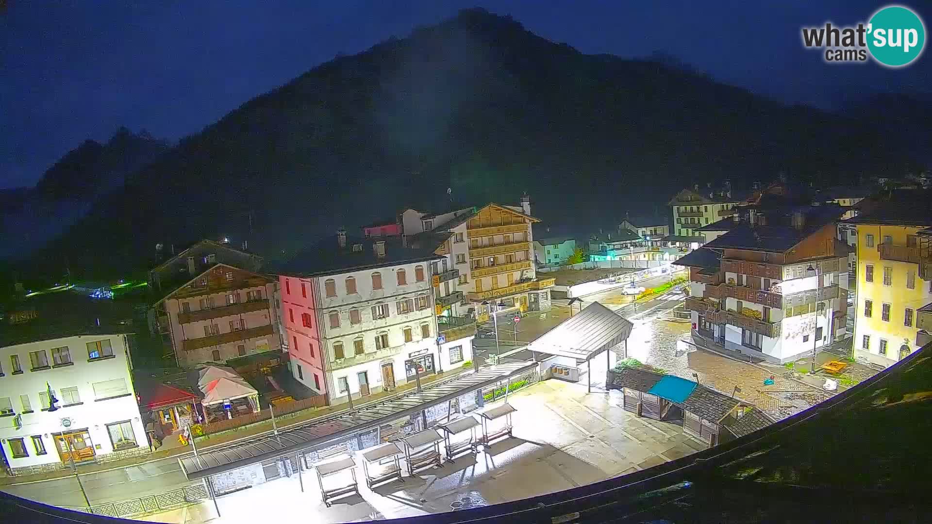 Plaza principal de Forni di Sopra