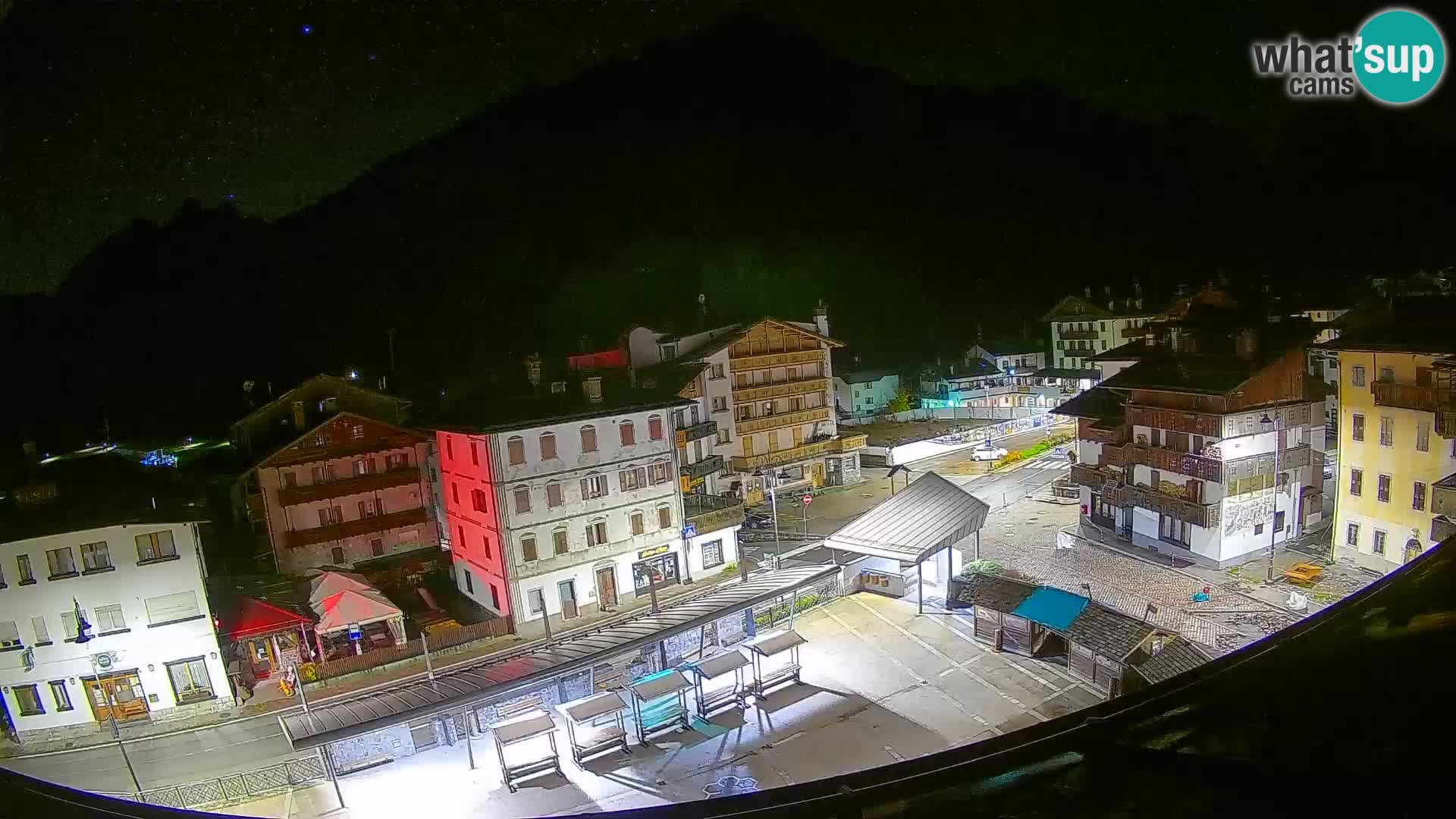 Piazza centrale di Forni di Sopra