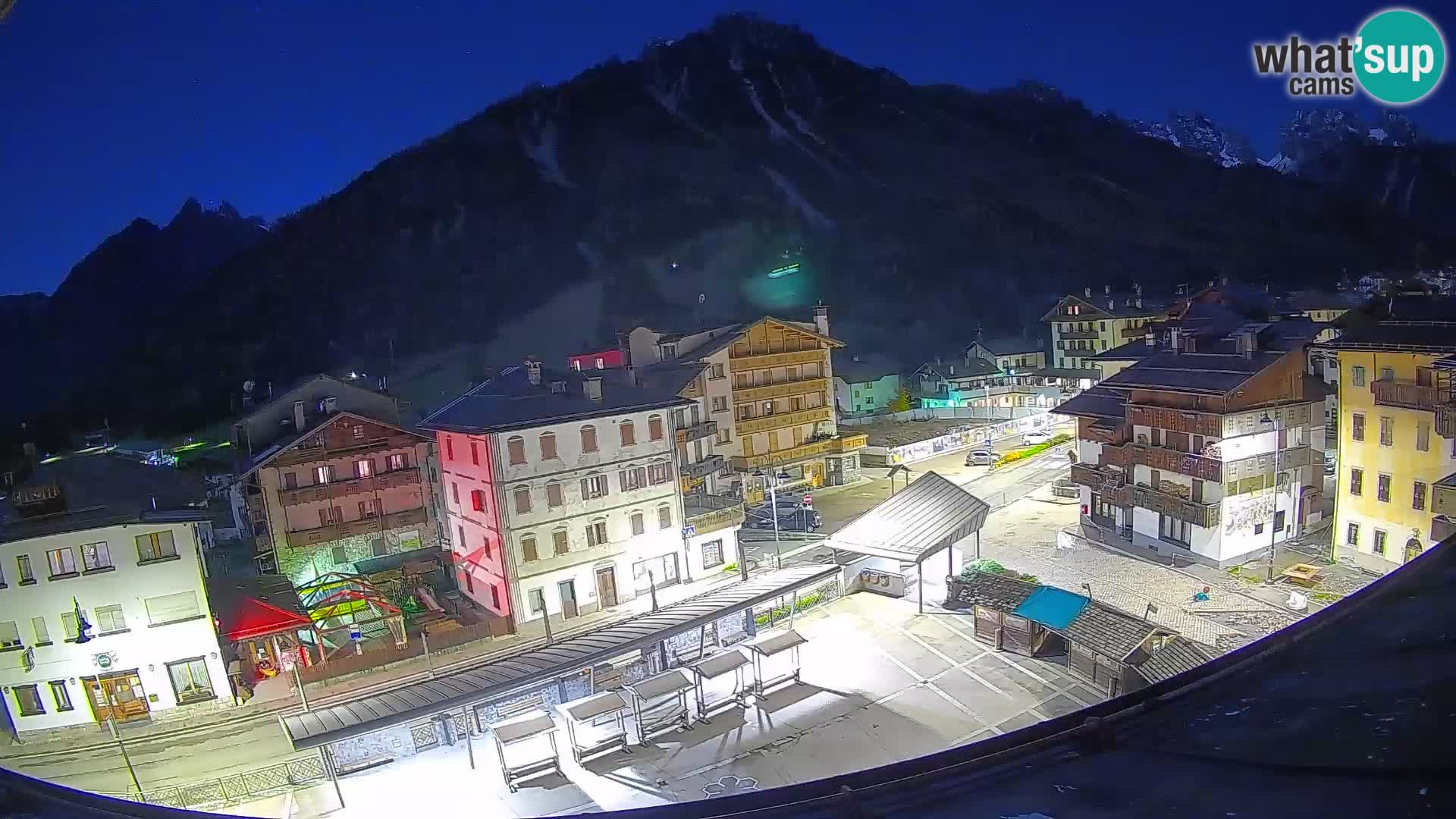 Plaza principal de Forni di Sopra