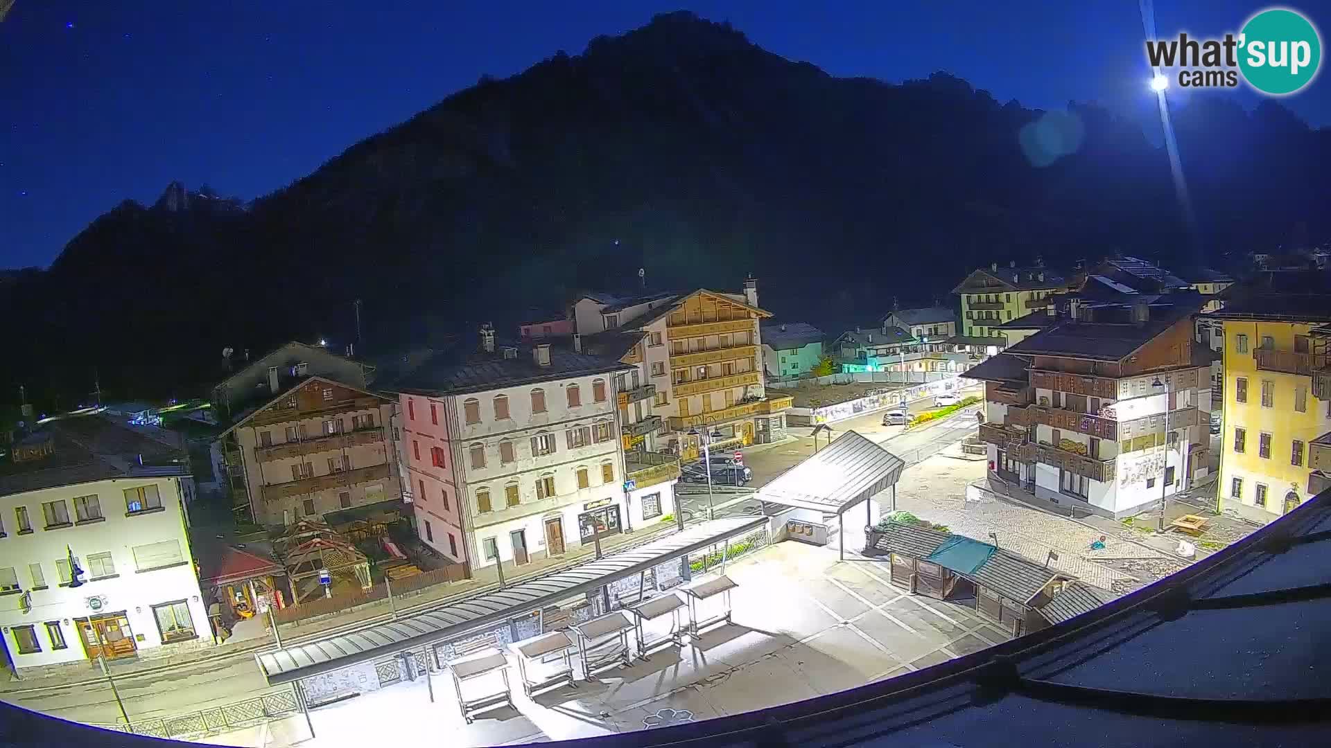 Piazza centrale di Forni di Sopra