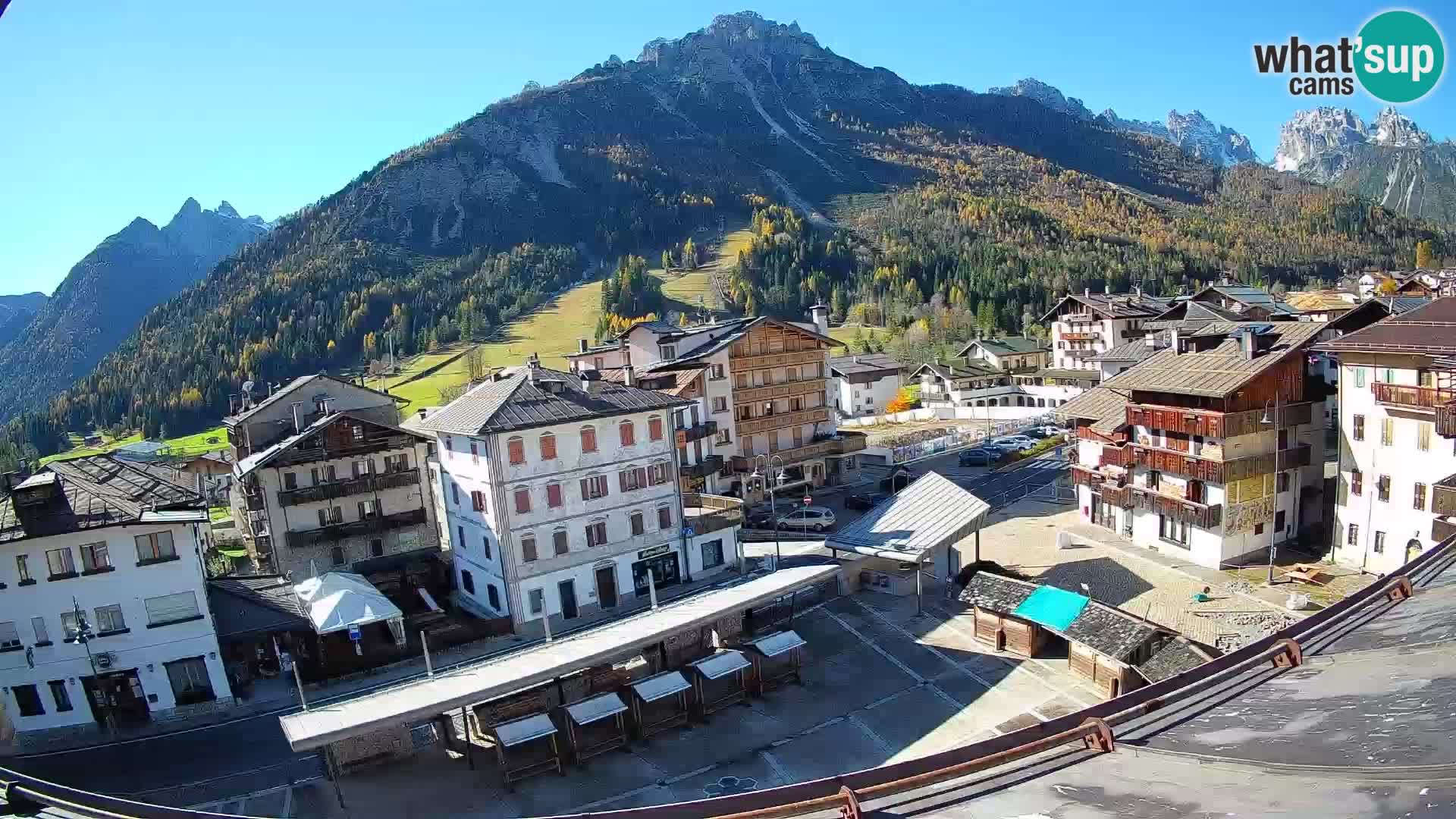 Plaza principal de Forni di Sopra