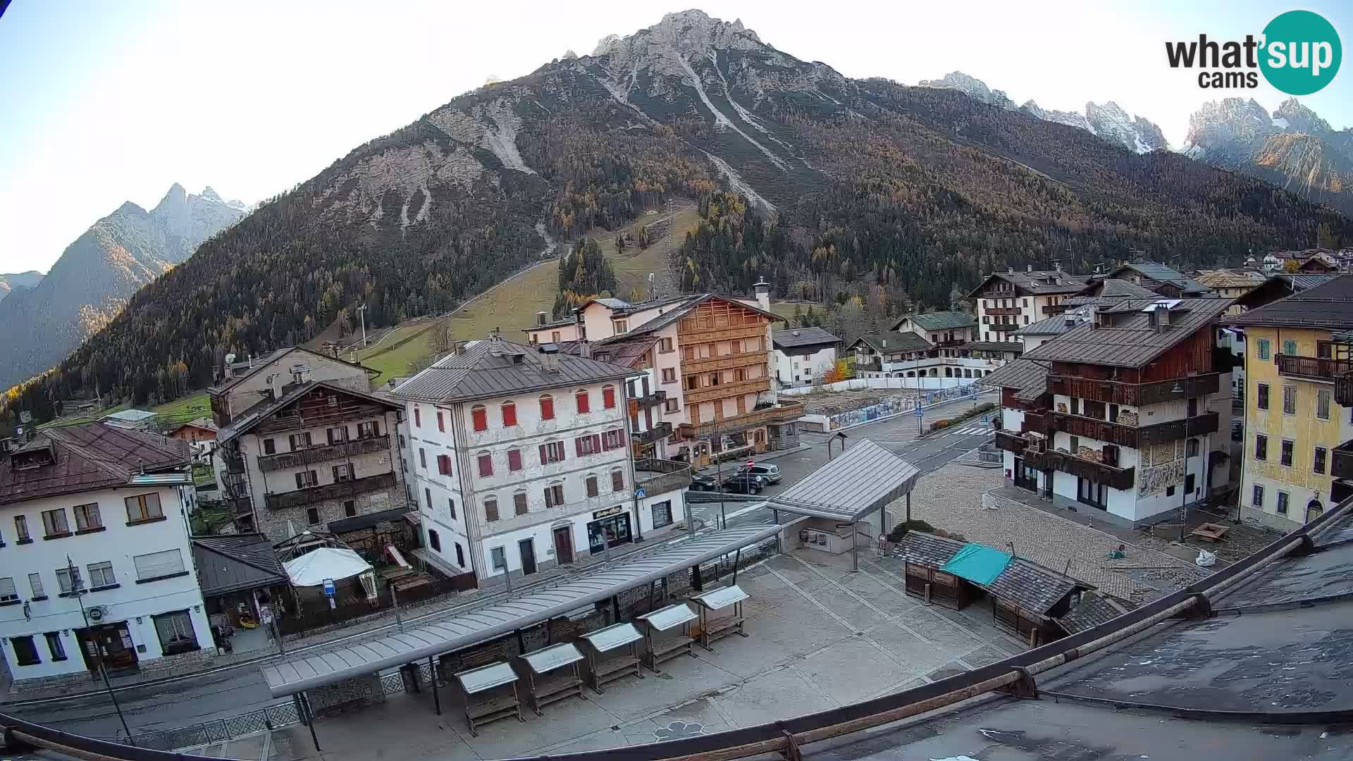Plaza principal de Forni di Sopra