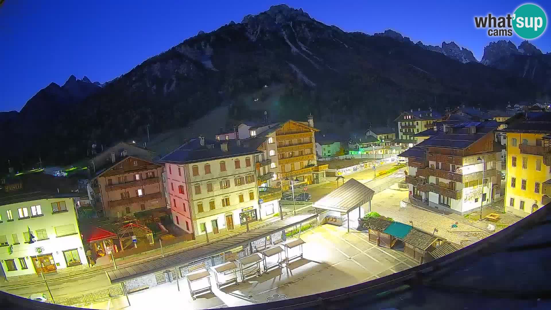 Plaza principal de Forni di Sopra