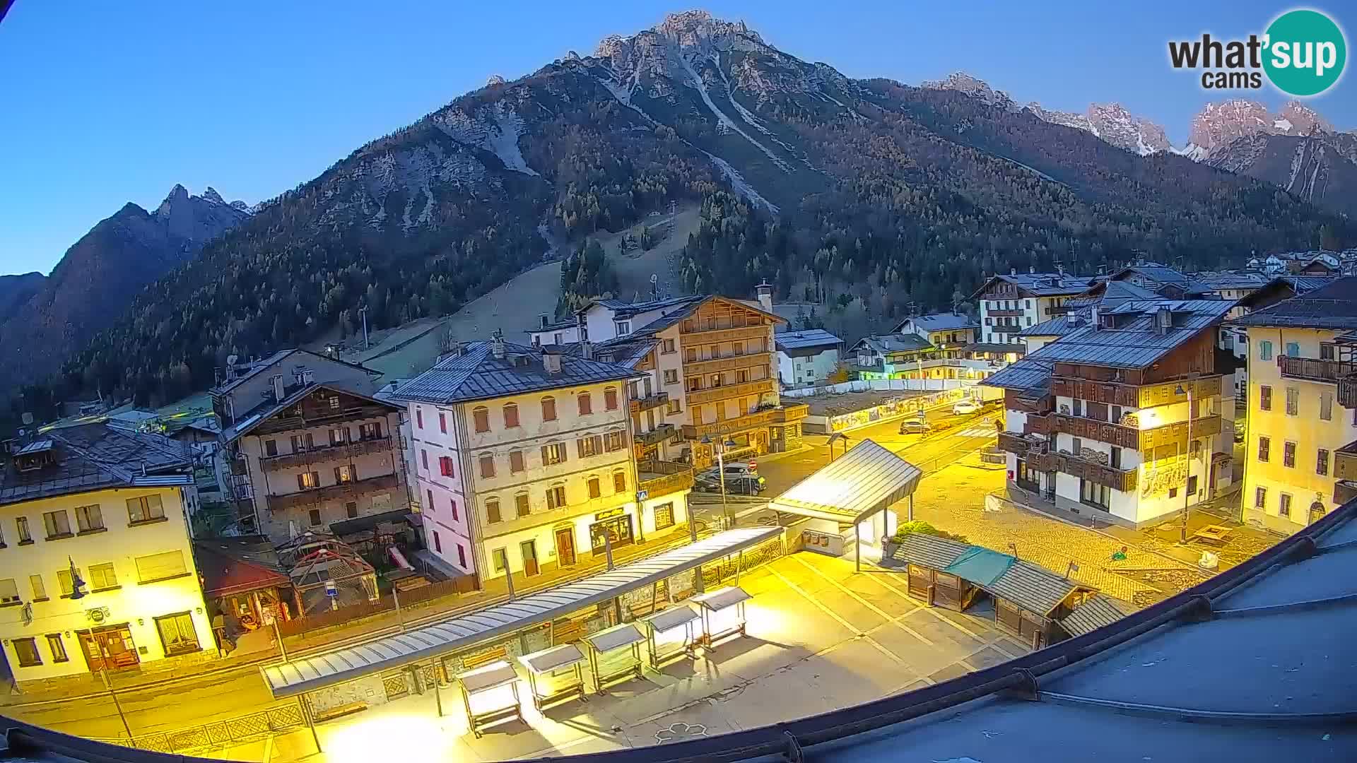 Piazza centrale di Forni di Sopra