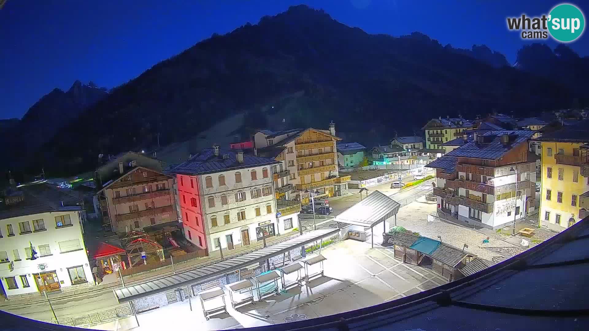 Piazza centrale di Forni di Sopra