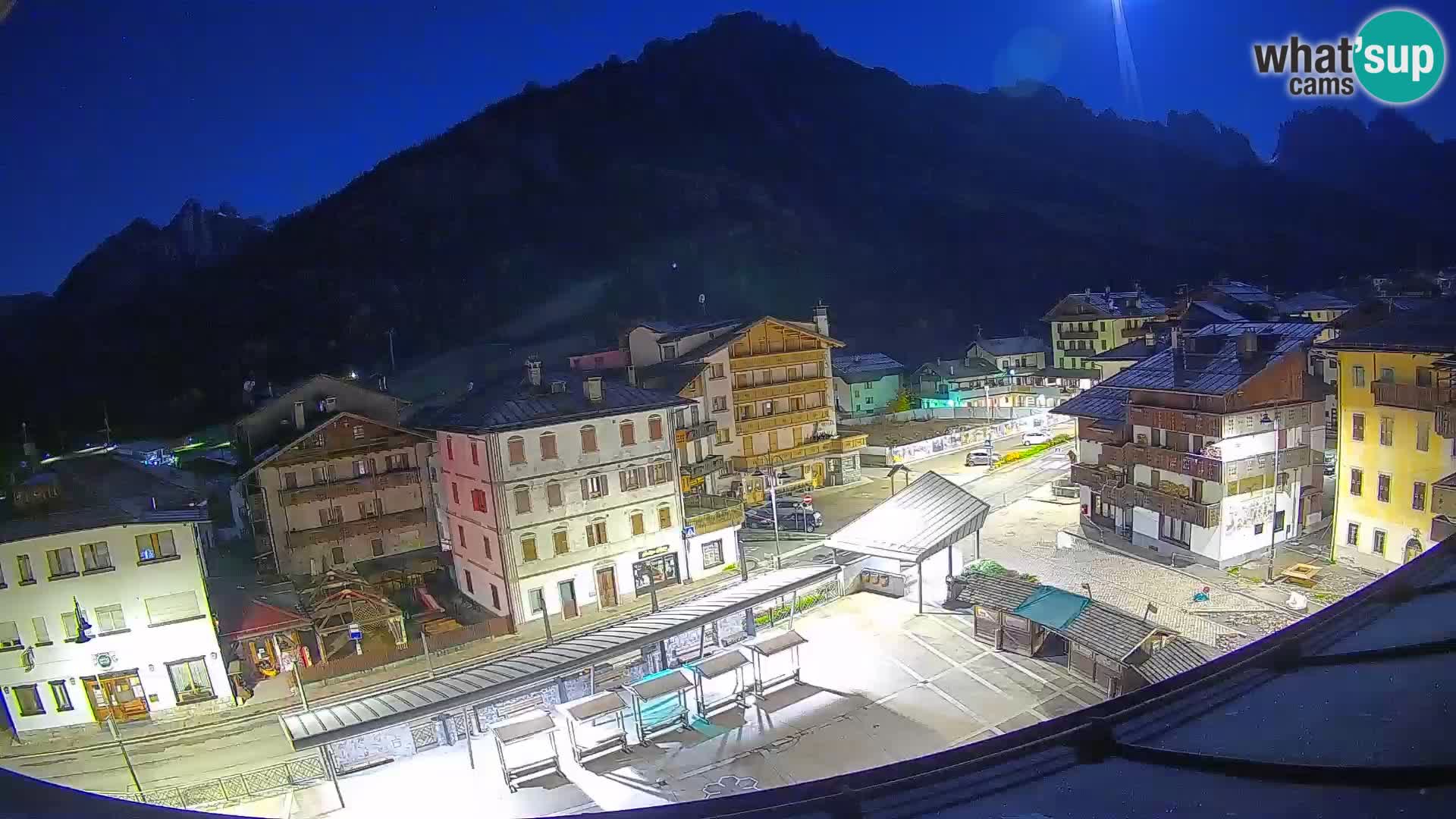 Plaza principal de Forni di Sopra