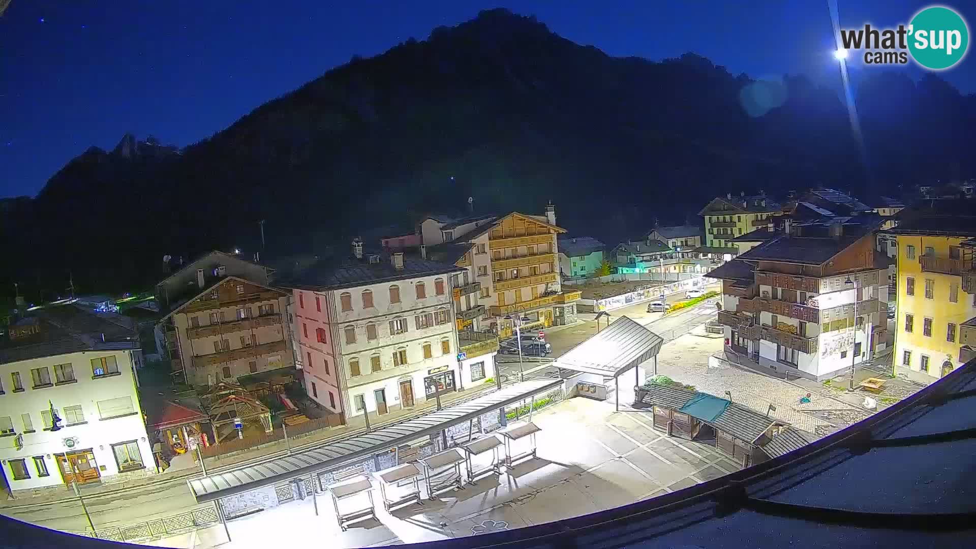 Piazza centrale di Forni di Sopra