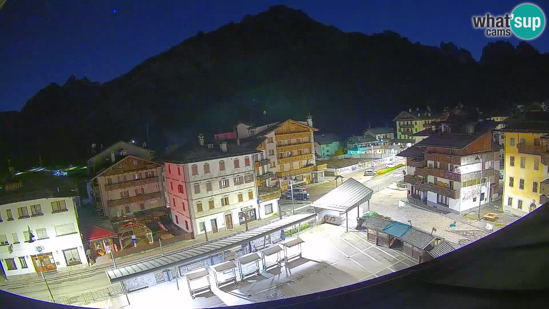 Plaza principal de Forni di Sopra