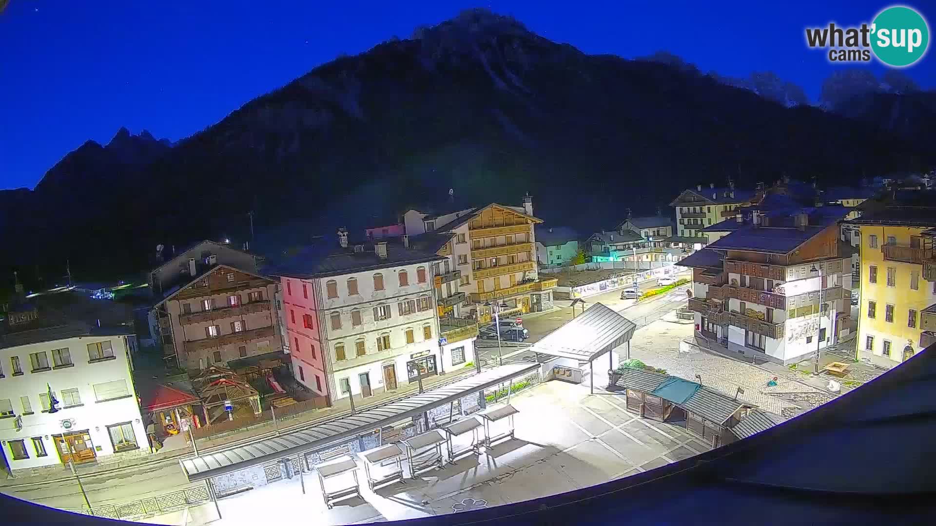 Piazza centrale di Forni di Sopra