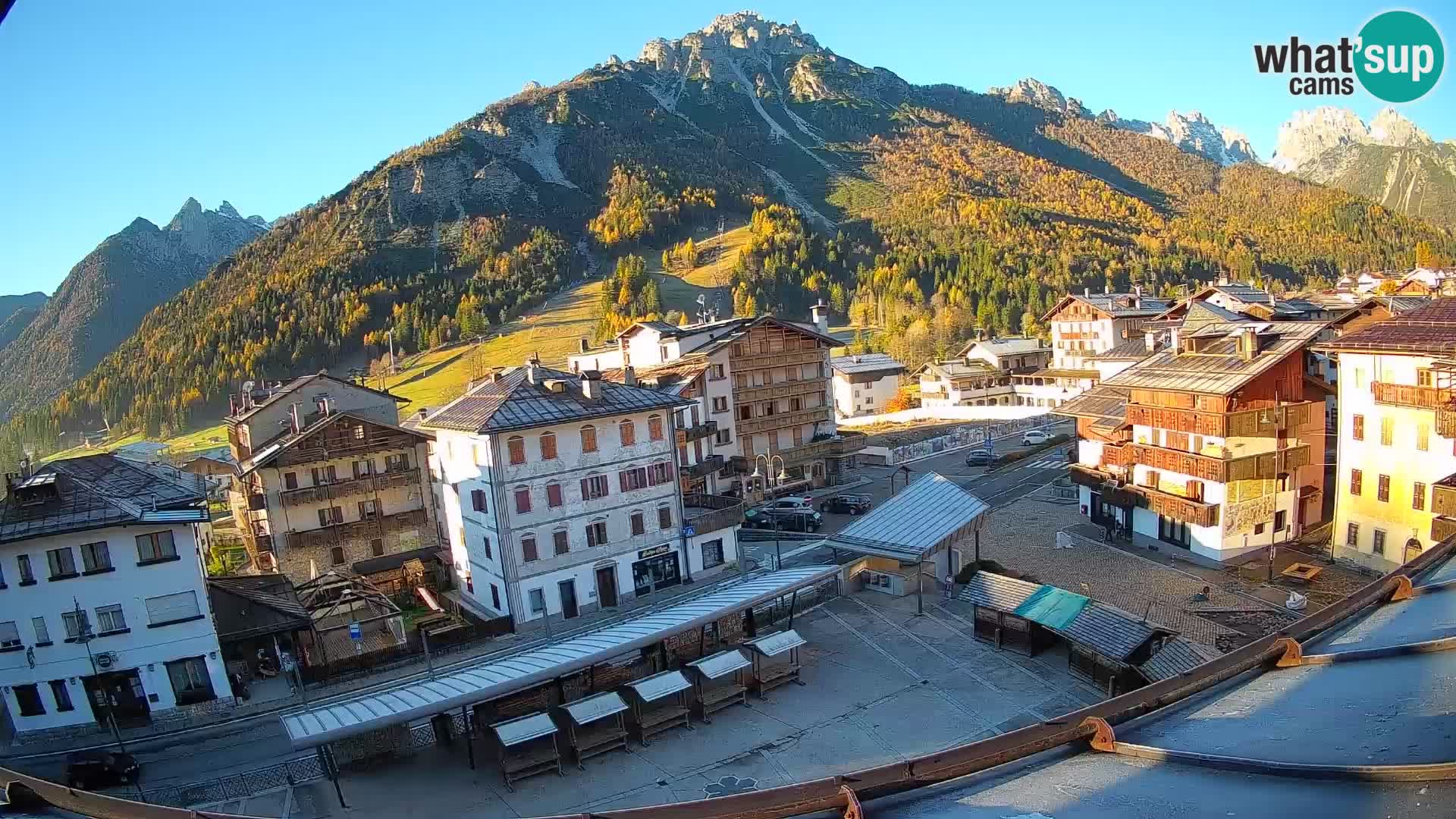 Plaza principal de Forni di Sopra