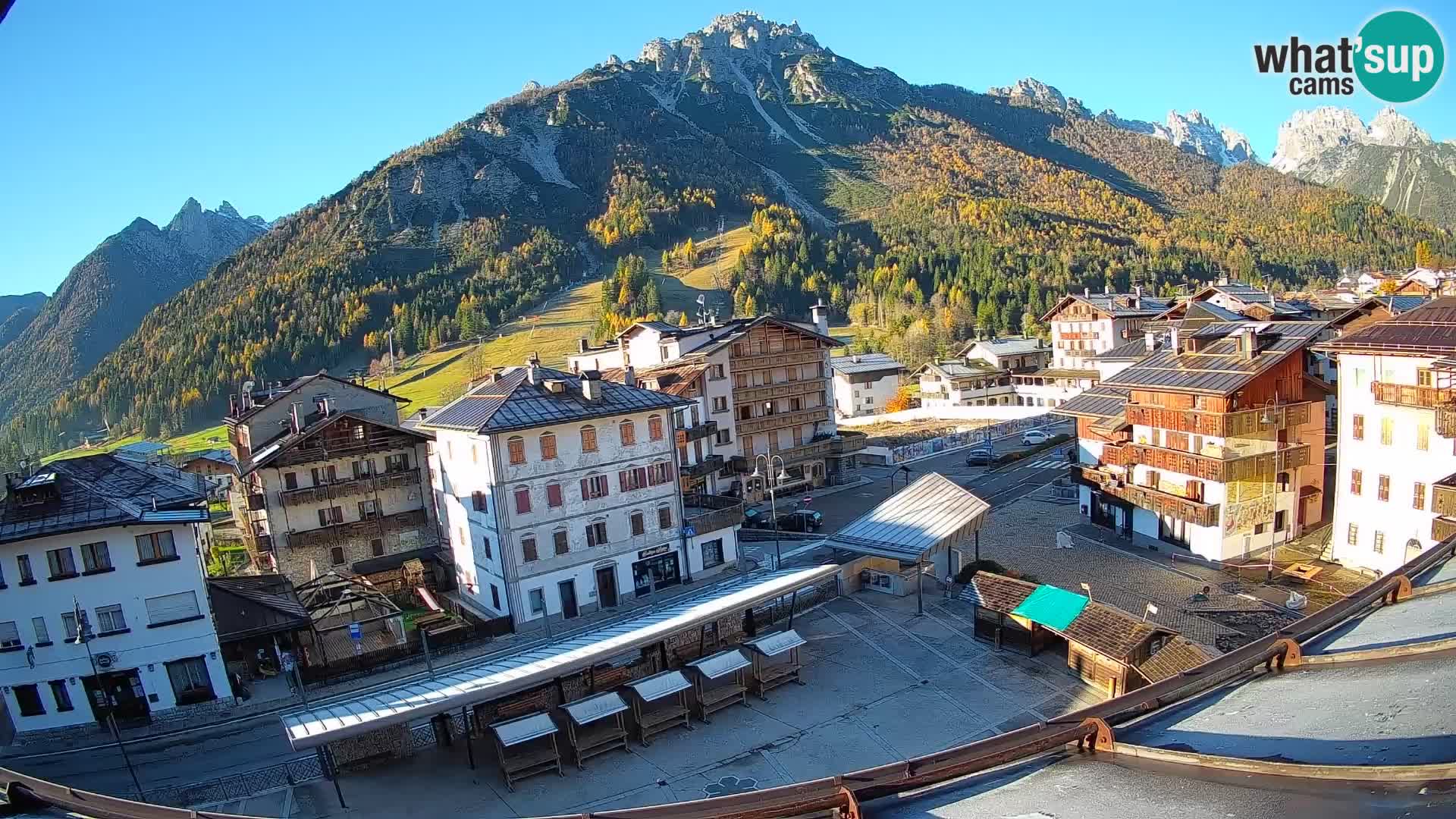 Plaza principal de Forni di Sopra