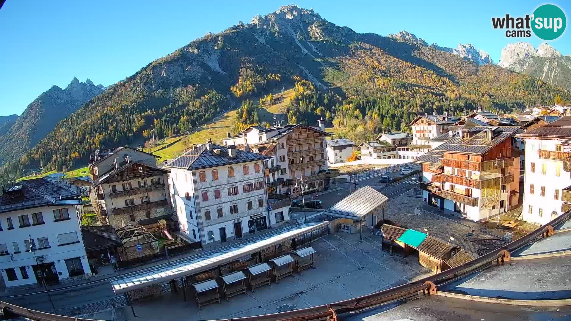 Piazza centrale di Forni di Sopra