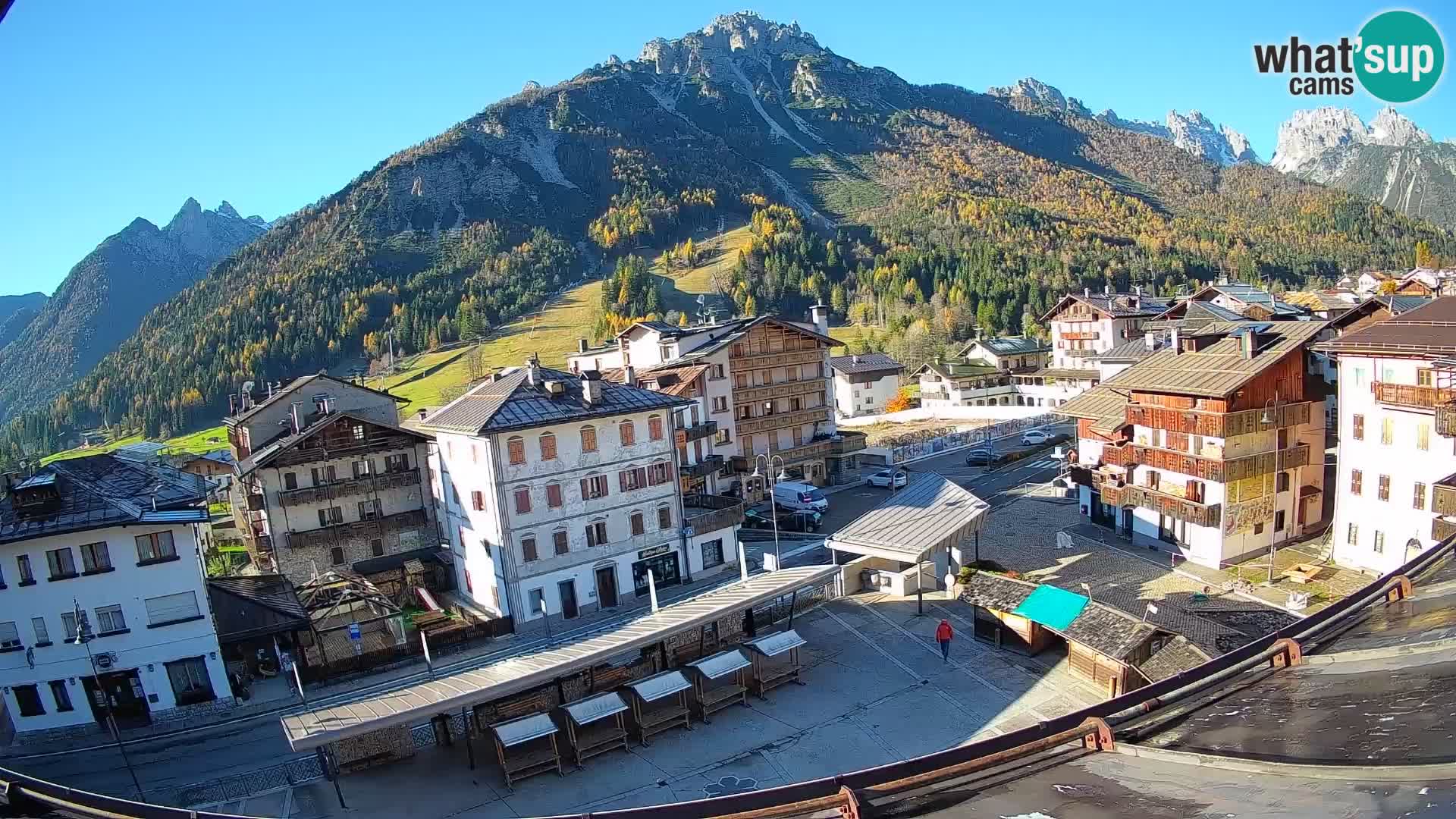 Piazza centrale di Forni di Sopra