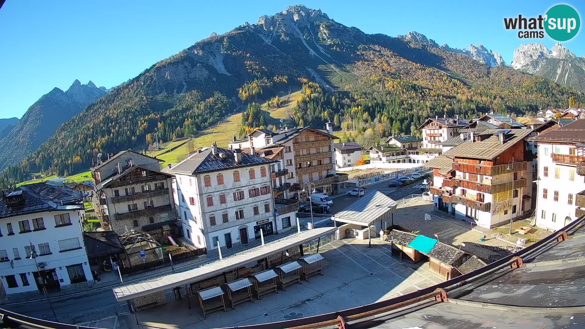 Hauptplatz von Forni di Sopra