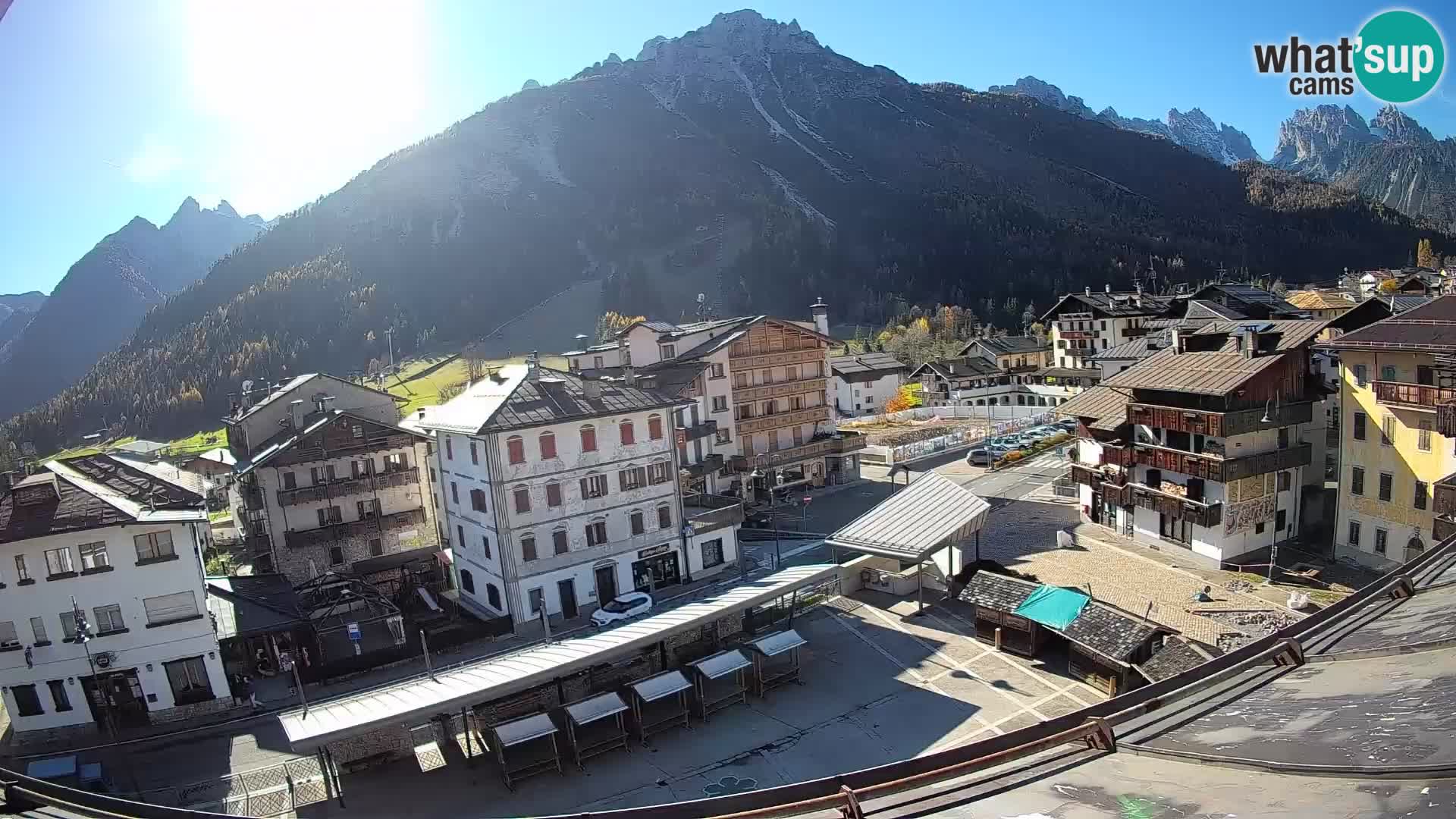 Plaza principal de Forni di Sopra