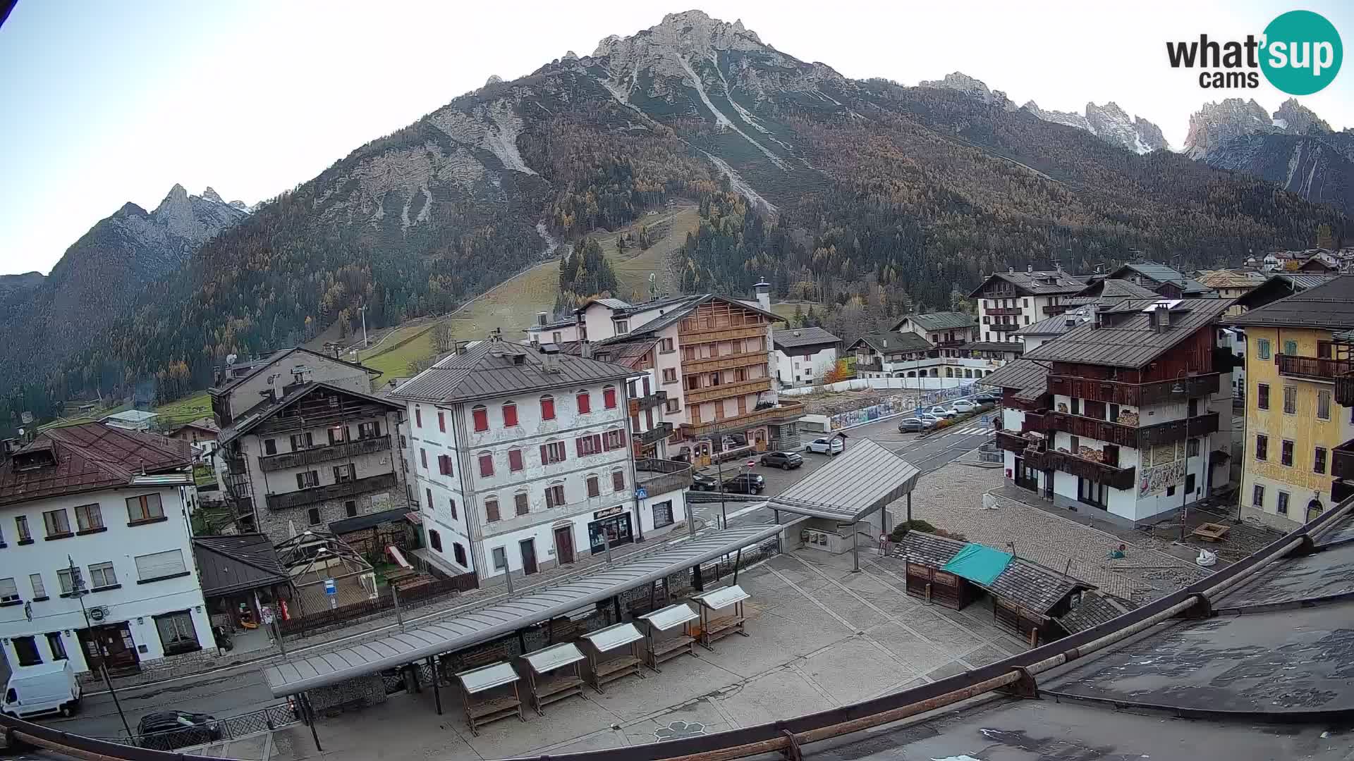 Plaza principal de Forni di Sopra
