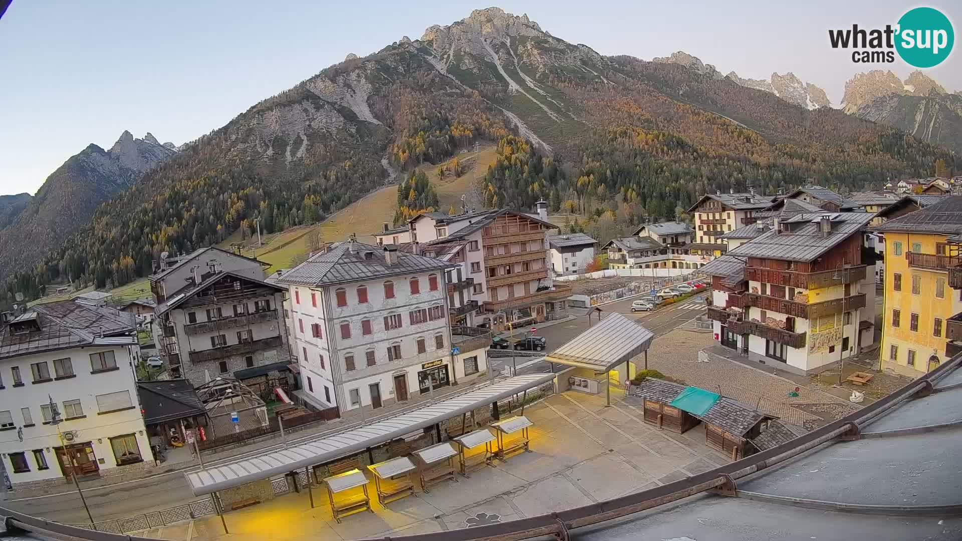 Piazza centrale di Forni di Sopra