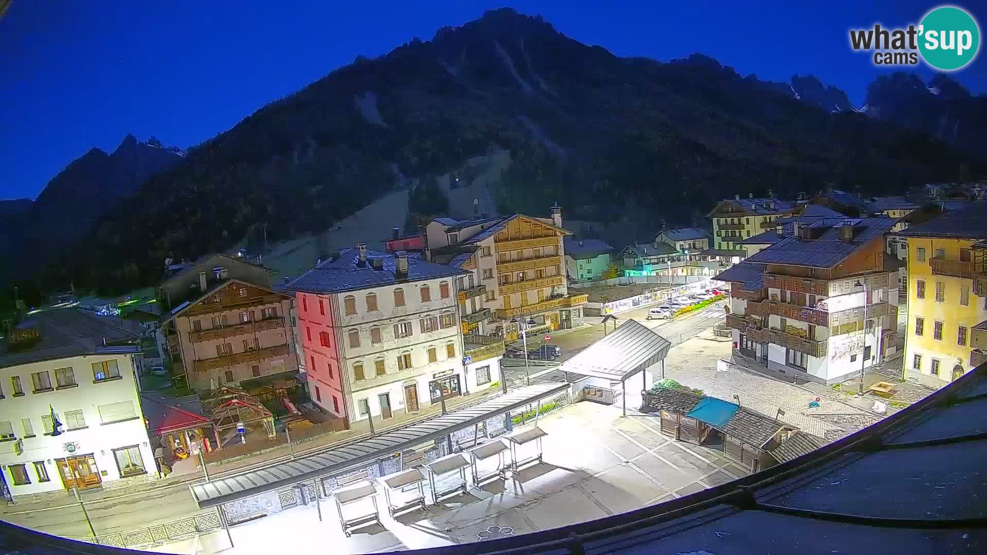 Piazza centrale di Forni di Sopra