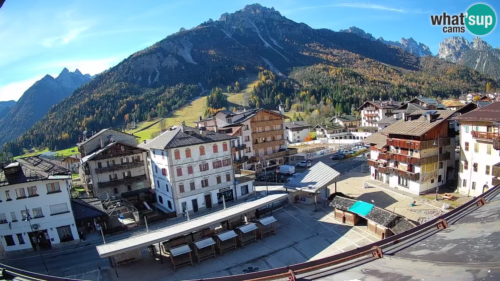 Plaza principal de Forni di Sopra