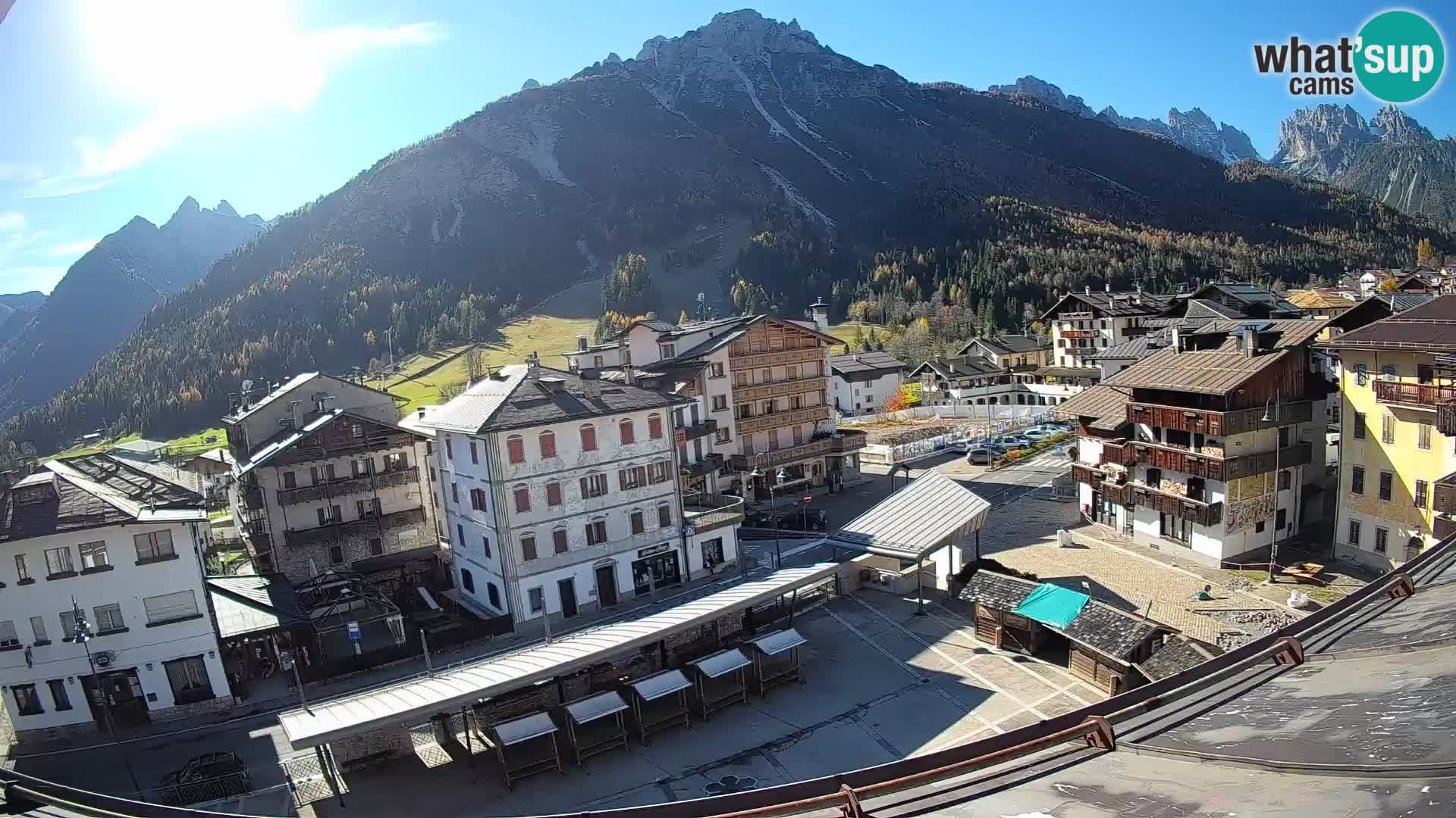 Plaza principal de Forni di Sopra
