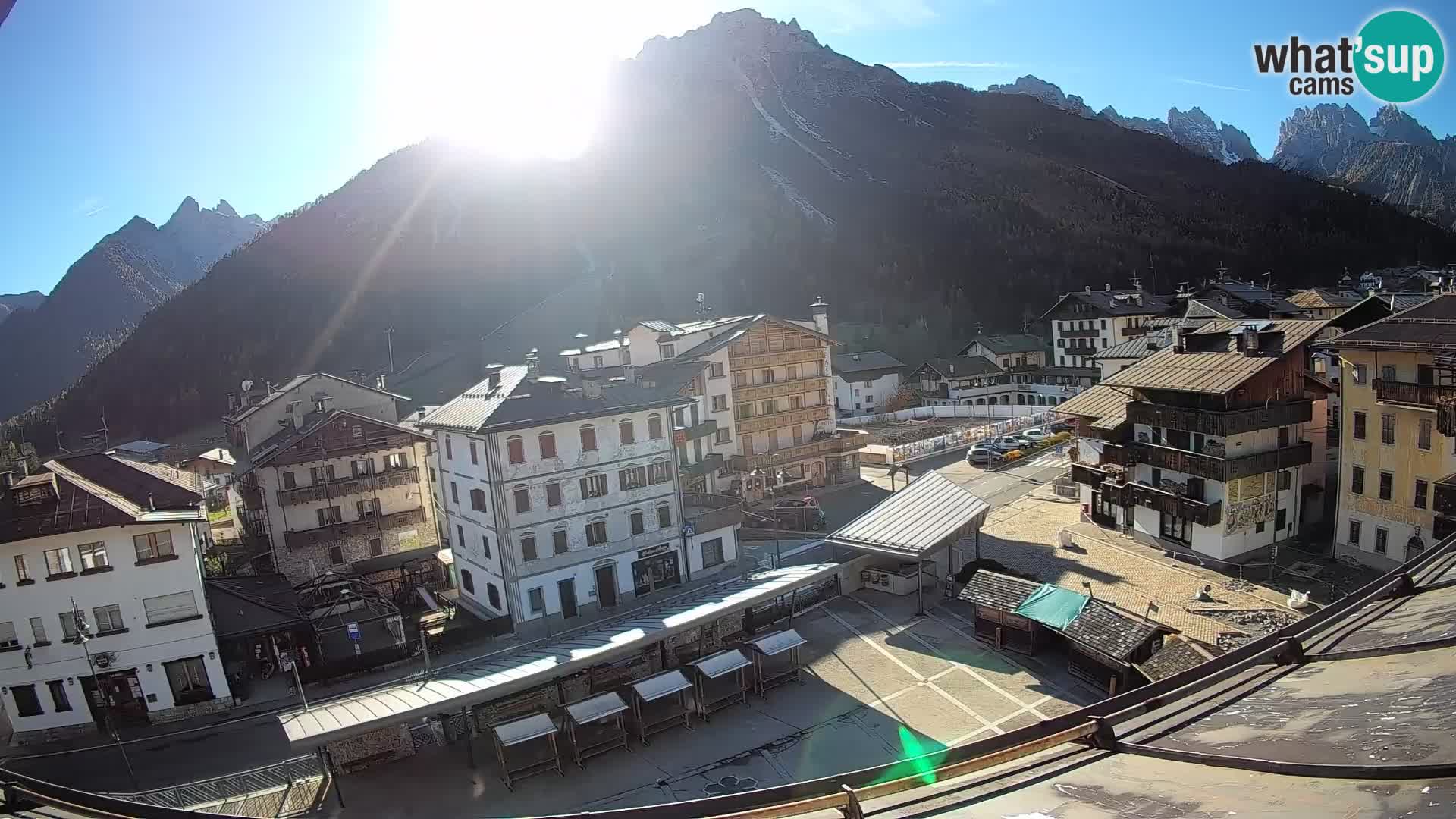 Plaza principal de Forni di Sopra