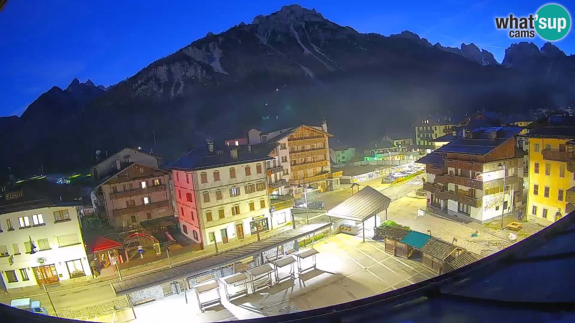 Plaza principal de Forni di Sopra