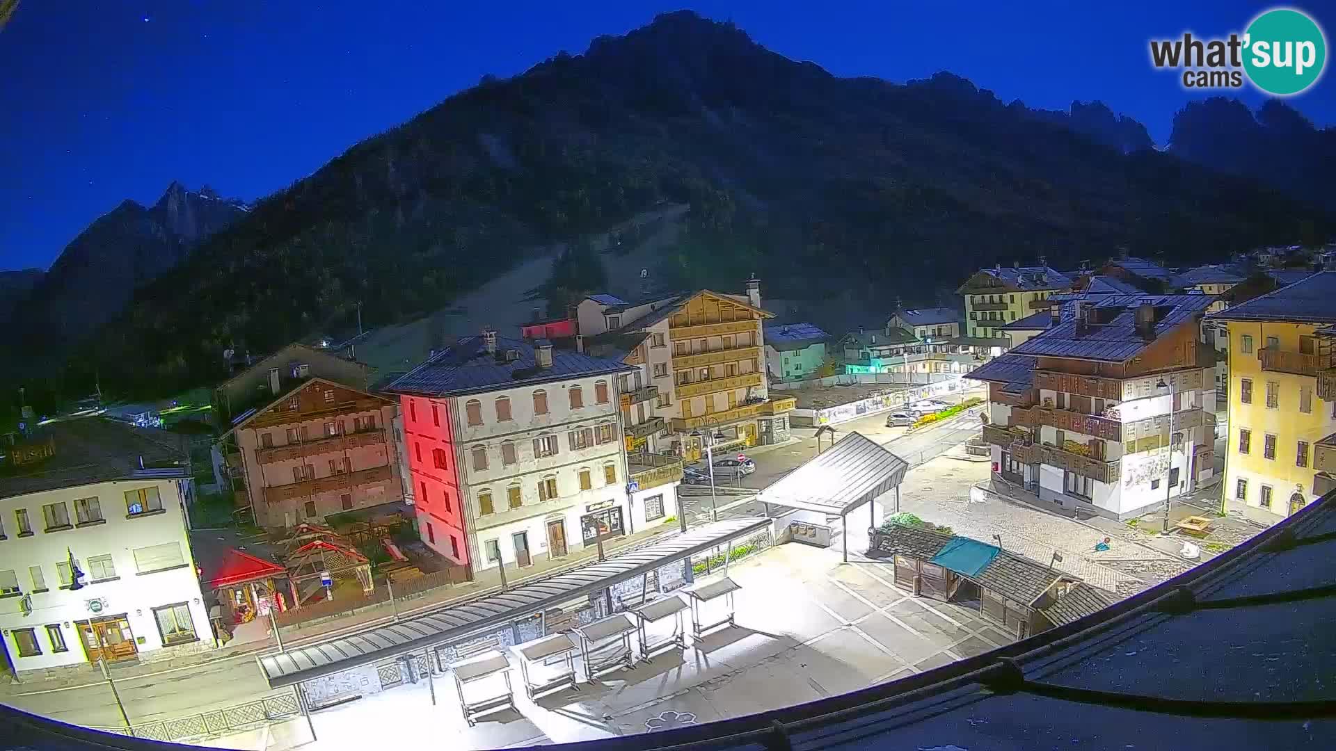 Plaza principal de Forni di Sopra