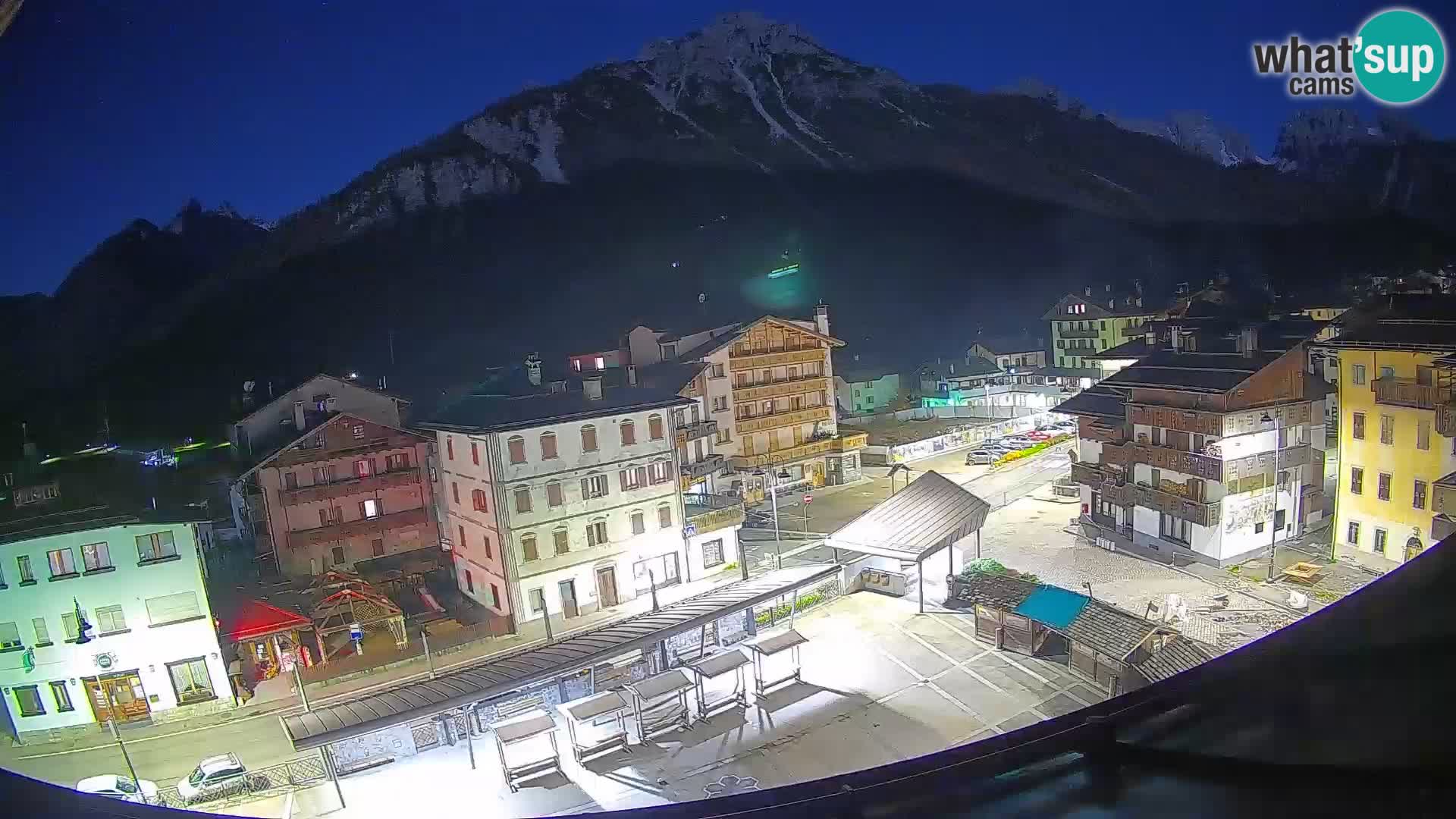 Plaza principal de Forni di Sopra