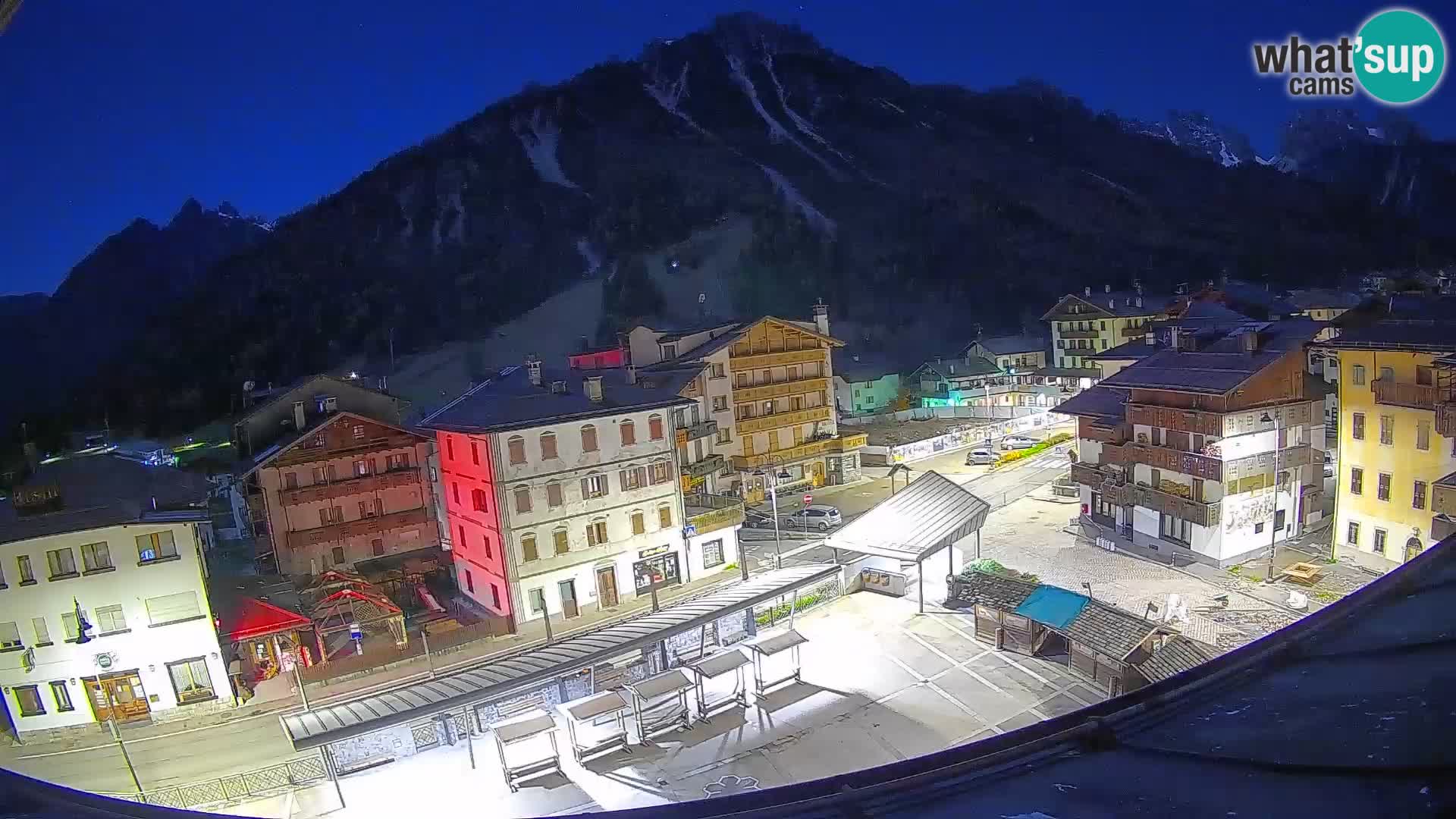 Hauptplatz von Forni di Sopra